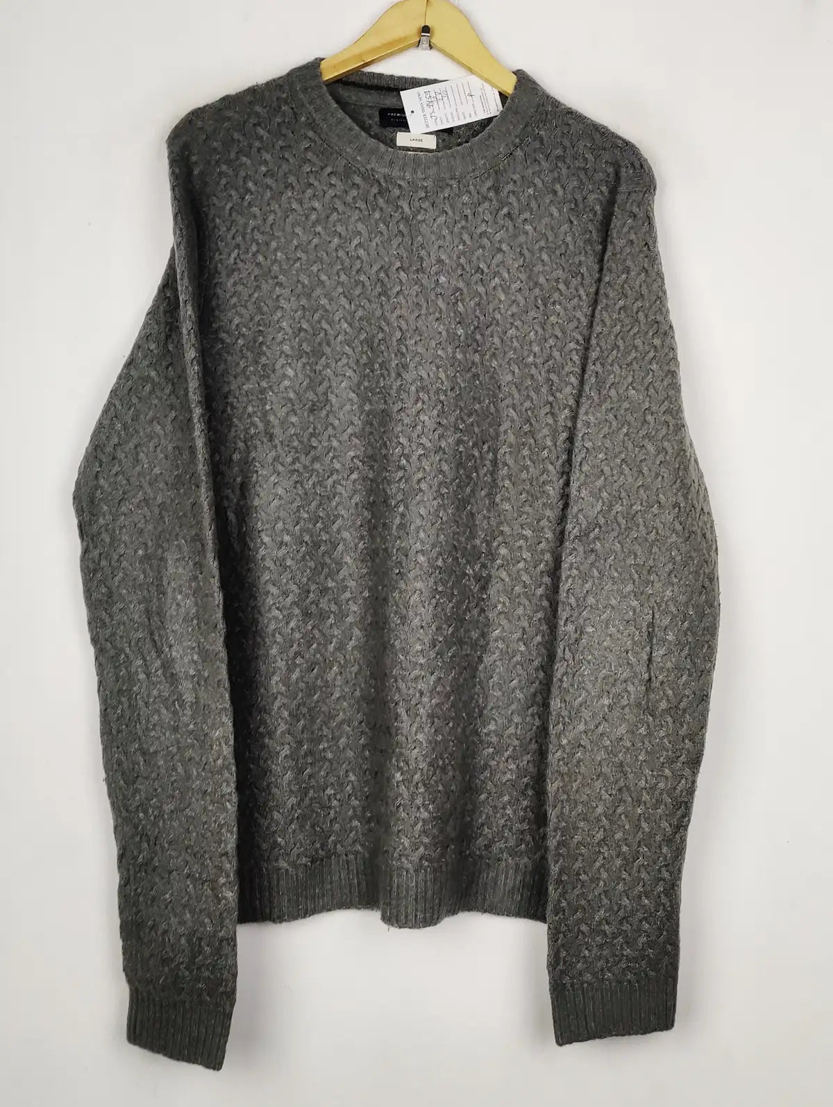 Buy online pre-used pre-loved 100% authentic & Original branded Jack & Jones (JS-9459) available in Pakistan. Top international brands avilable.