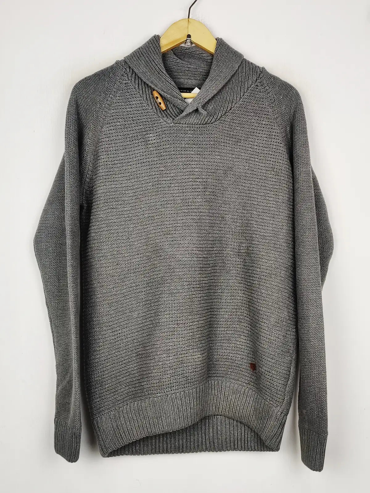Buy online pre-used pre-loved 100% authentic & Original branded Jack & Jones (JS-9467) available in Pakistan. Top international brands avilable.
