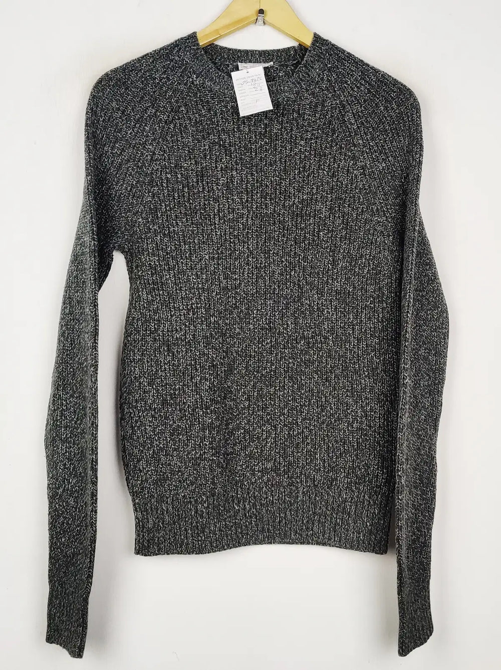Buy online pre-used pre-loved 100% authentic & Original branded Gap (JS-9475) available in Pakistan. Top international brands avilable.