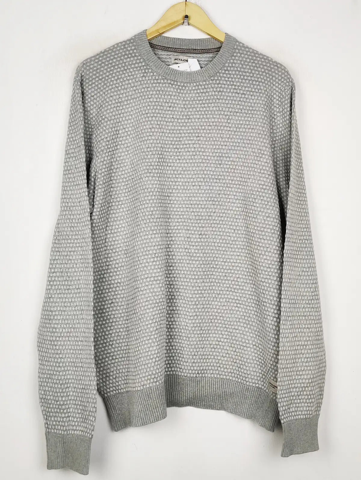 Buy online pre-used pre-loved 100% authentic & Original branded Jack & Jones (JS-9500) available in Pakistan. Top international brands avilable.