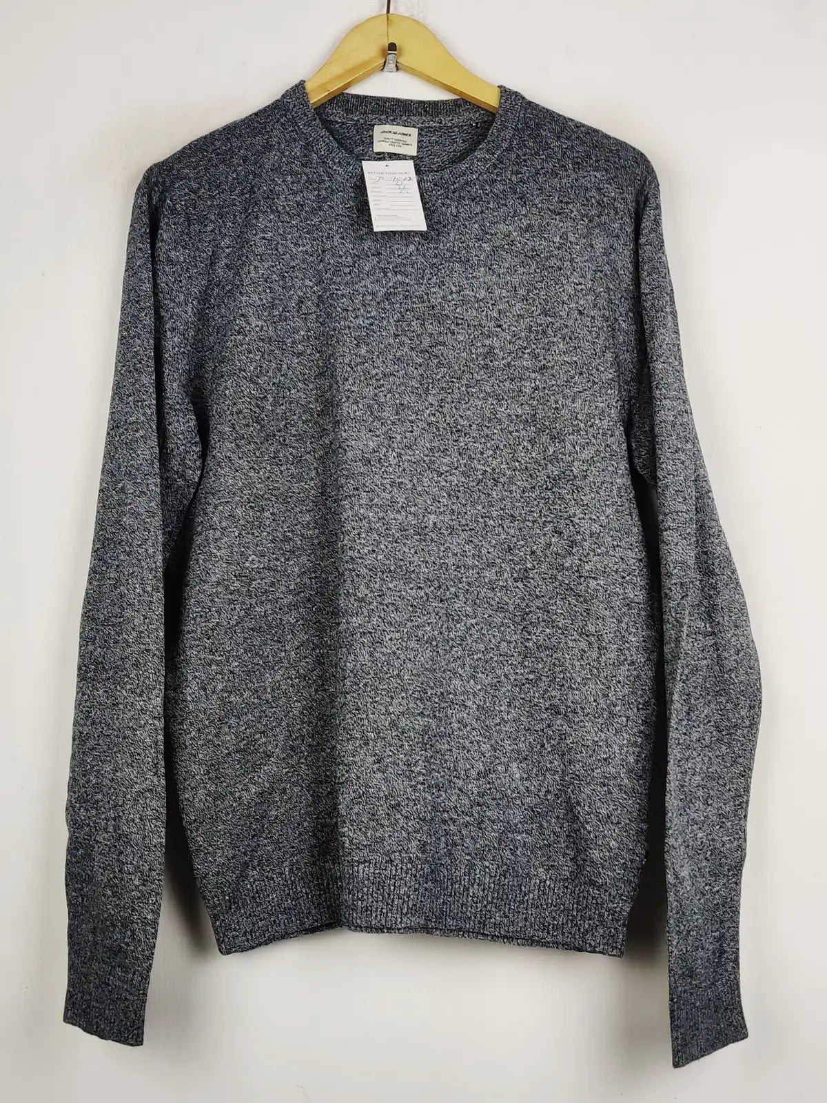 Buy online pre-used pre-loved 100% authentic & Original branded Jack & Jones (JS-9522) available in Pakistan. Top international brands avilable.