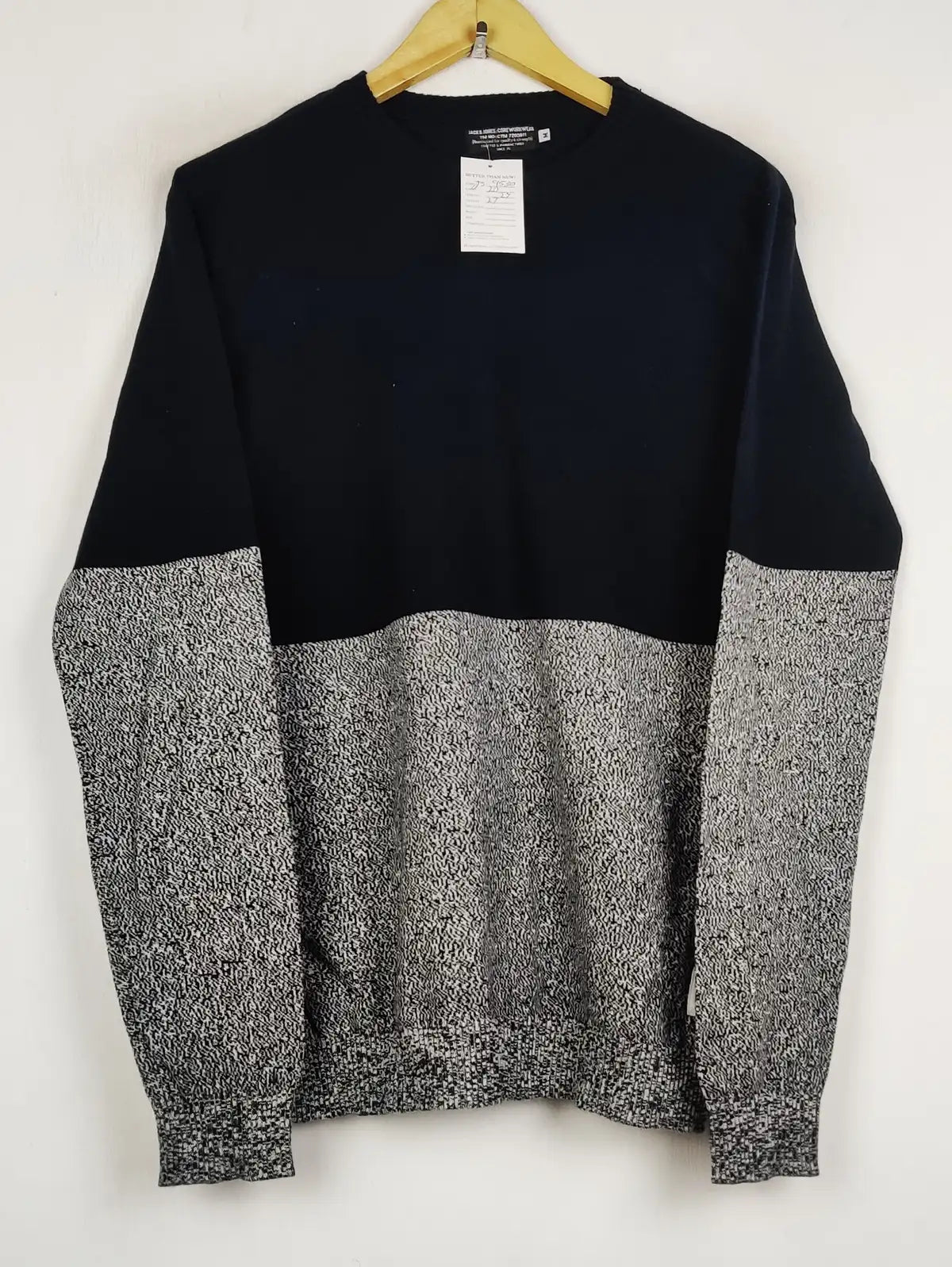 Buy online pre-used pre-loved 100% authentic & Original branded Jack & Jones (JS-9530) available in Pakistan. Top international brands avilable.