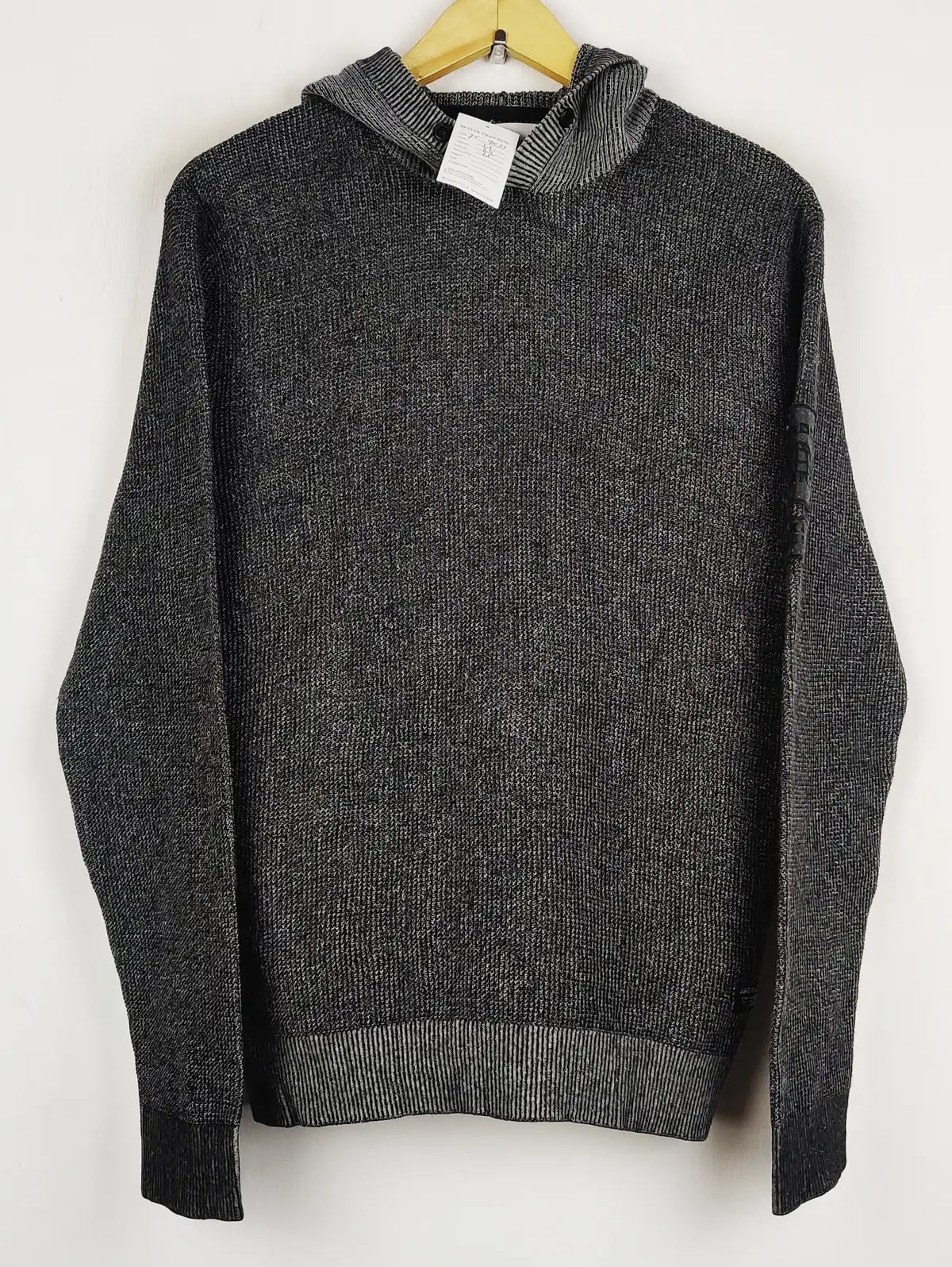 Buy online pre-used pre-loved 100% authentic & Original branded Jack & Jones (JS-9531) available in Pakistan. Top international brands avilable.