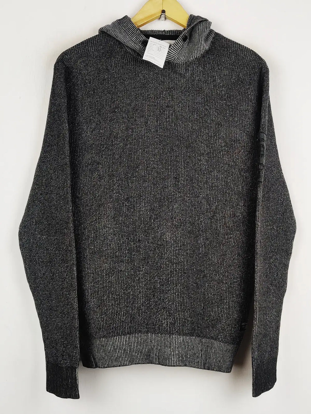 Buy online pre-used pre-loved 100% authentic & Original branded Jack & Jones (JS-9531) available in Pakistan. Top international brands avilable.