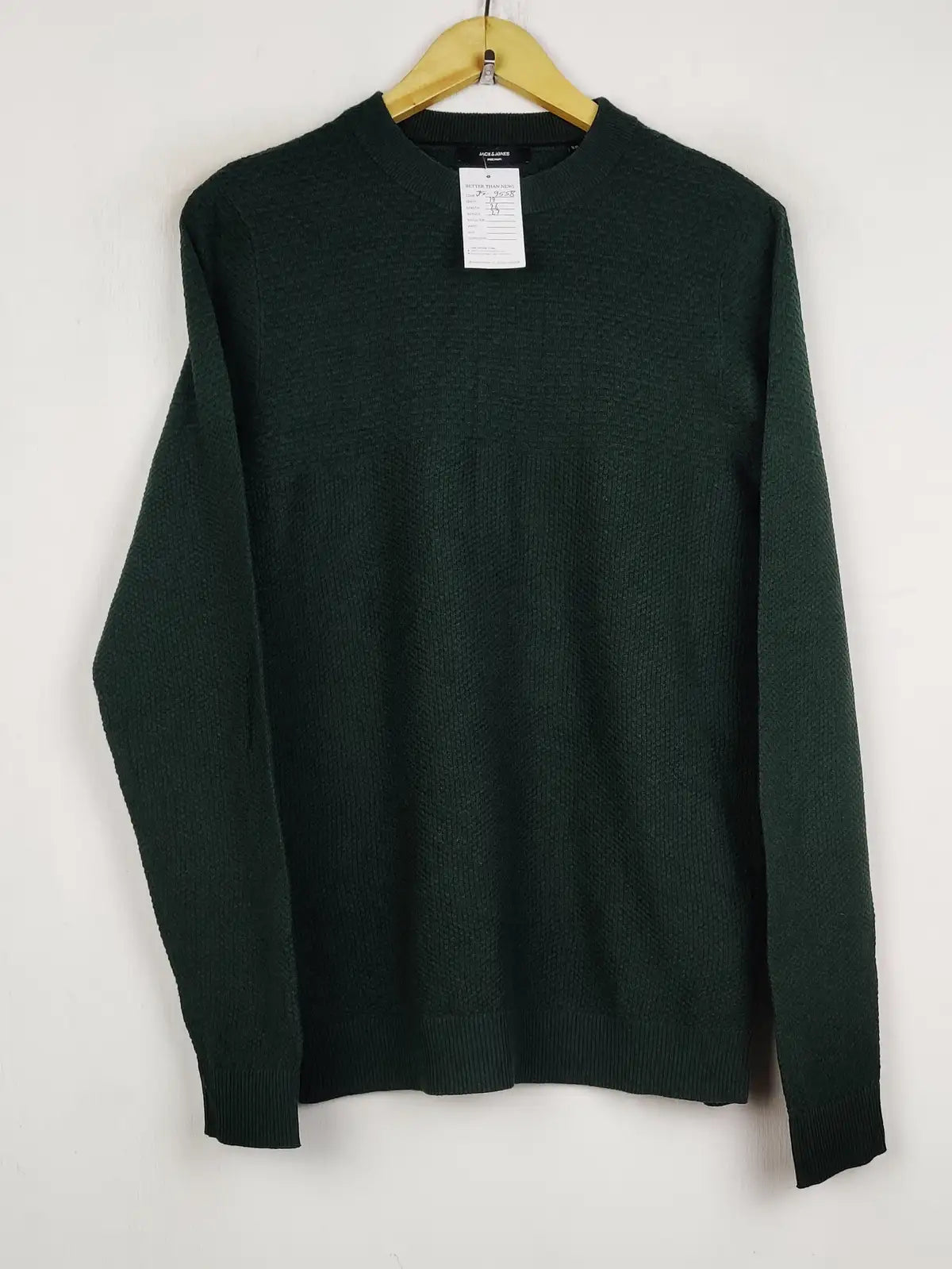 Buy online pre-used pre-loved 100% authentic & Original branded Jack & Jones (JS-9558) available in Pakistan. Top international brands avilable.