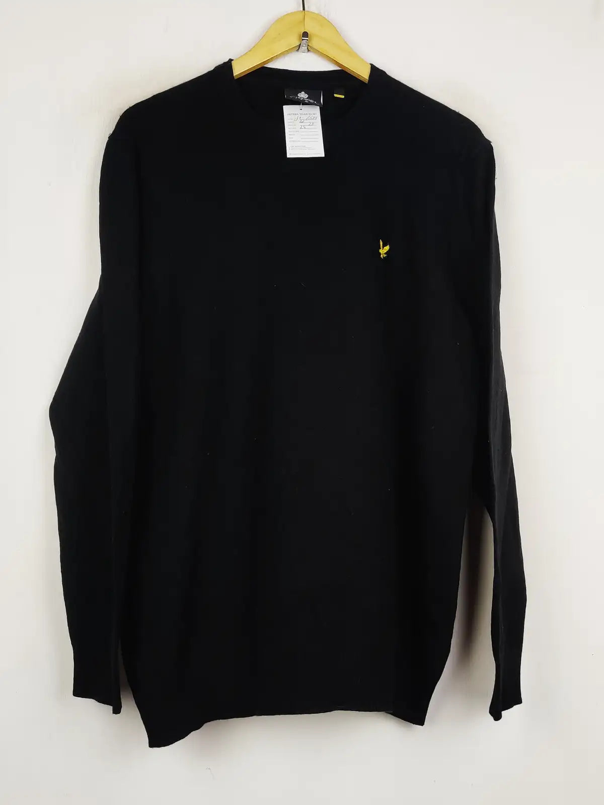 Buy online pre-used pre-loved 100% authentic & Original branded Lyle & Scott (JS-9585) available in Pakistan. Top international brands avilable.