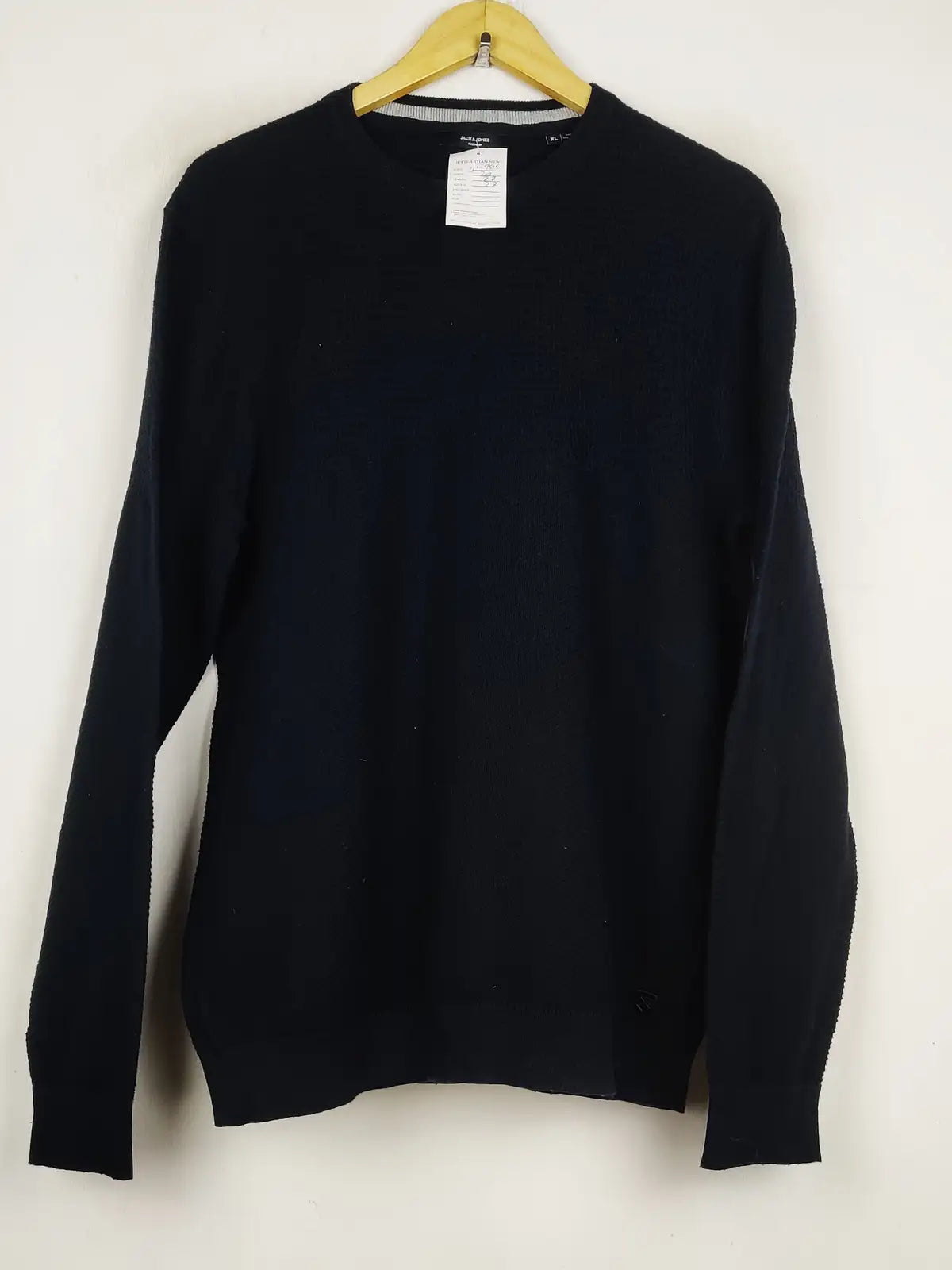 Buy online pre-used pre-loved 100% authentic & Original branded Jack & Jones (JS-9595) available in Pakistan. Top international brands avilable.