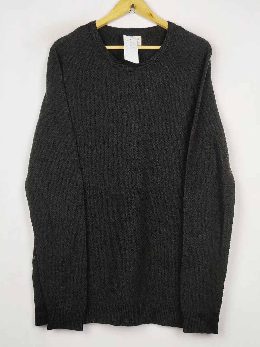 Buy online pre-used pre-loved 100% authentic & Original branded Jack & Jones (JS-9610) available in Pakistan. Top international brands avilable.