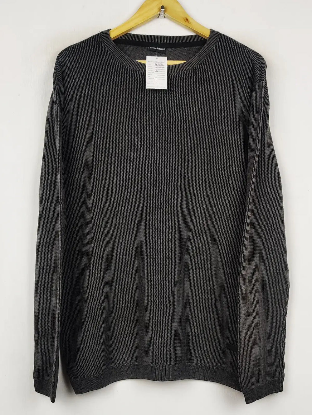 Buy online pre-used pre-loved 100% authentic & Original branded Bruno Banani (JS-9641) available in Pakistan. Top international brands avilable.