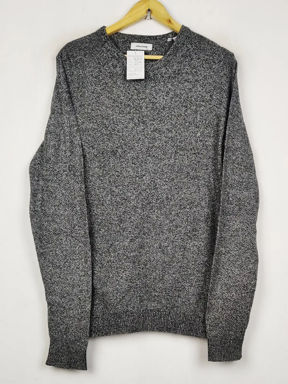 Buy online pre-used pre-loved 100% authentic & Original branded Jack & Jones (JS-9670) available in Pakistan. Top international brands avilable.
