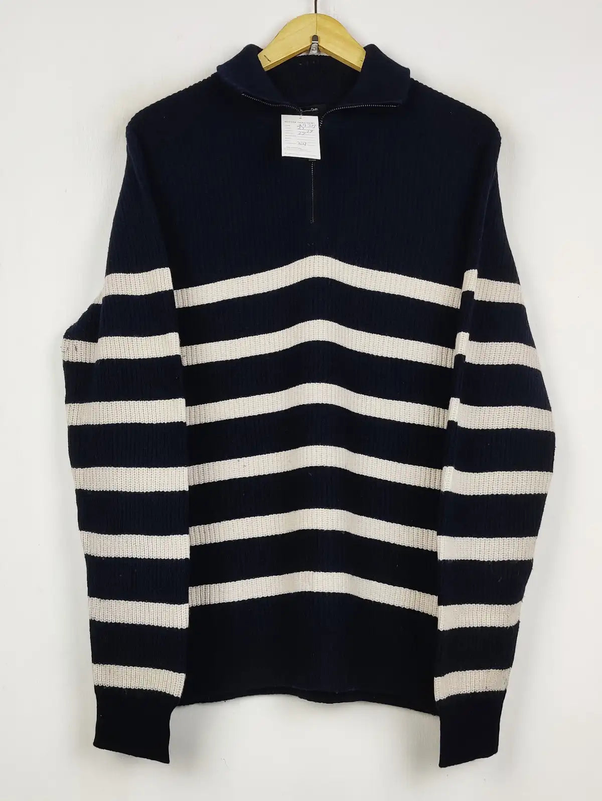 Buy online pre-used pre-loved 100% authentic & Original branded Massimo Dutti (JS-9723) available in Pakistan. Top international brands avilable.
