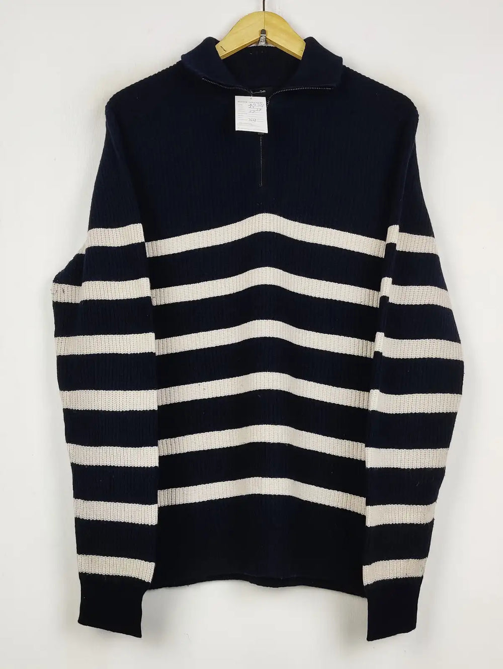 Buy online pre-used pre-loved 100% authentic & Original branded Massimo Dutti (JS-9723) available in Pakistan. Top international brands avilable.
