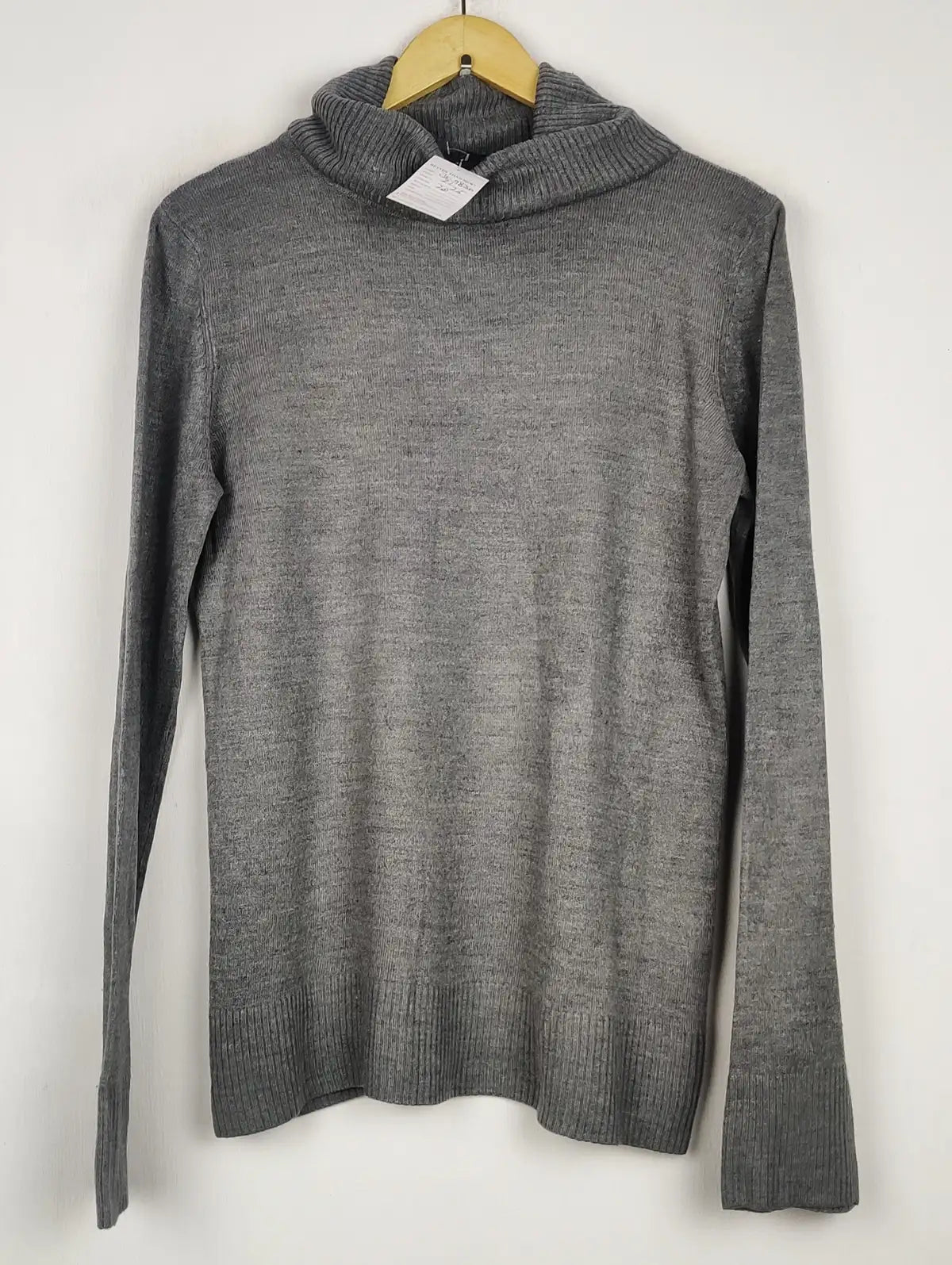 Buy online pre-used pre-loved 100% authentic & Original branded H&M (JS-9830) available in Pakistan. Top international brands avilable.