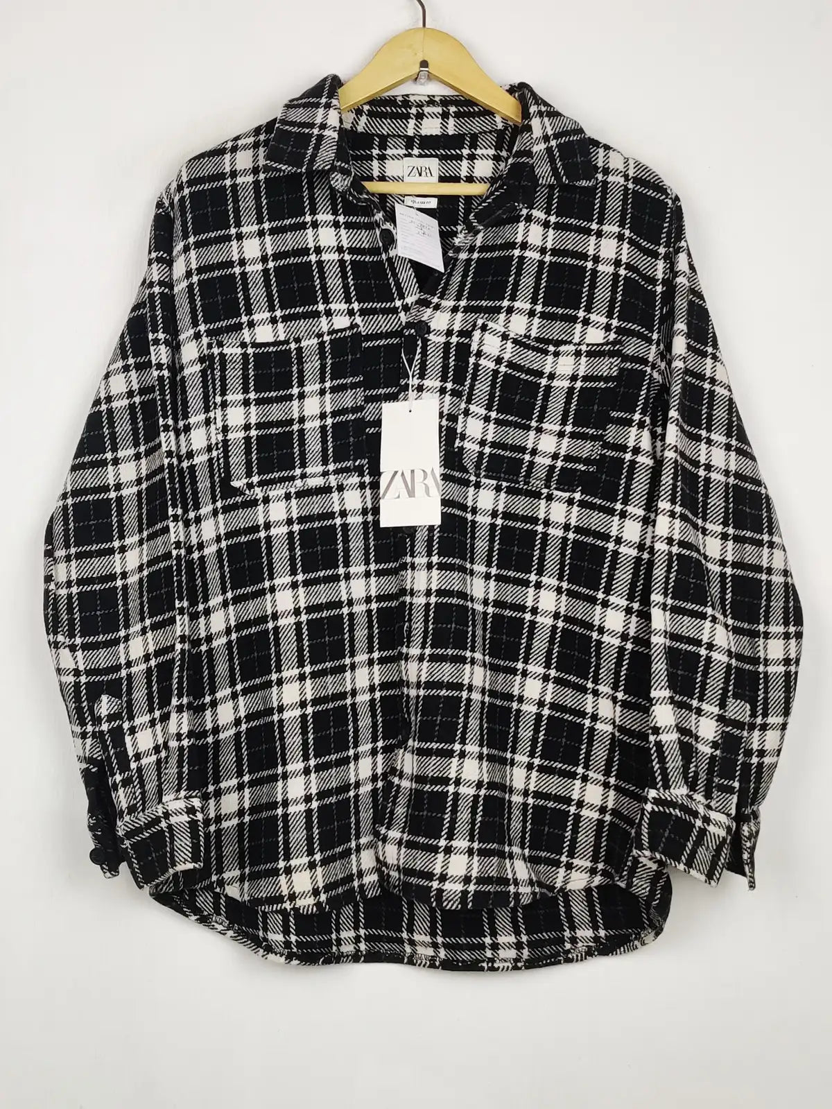 Buy online pre-used pre-loved 100% authentic & Original branded Zara (JS-9832) available in Pakistan. Top international brands avilable.