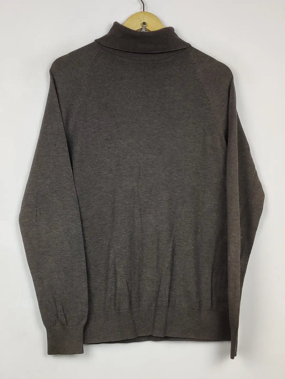 Buy online pre-used pre-loved 100% authentic & Original branded Blach (JS-9867) available in Pakistan. Top international brands avilable.
