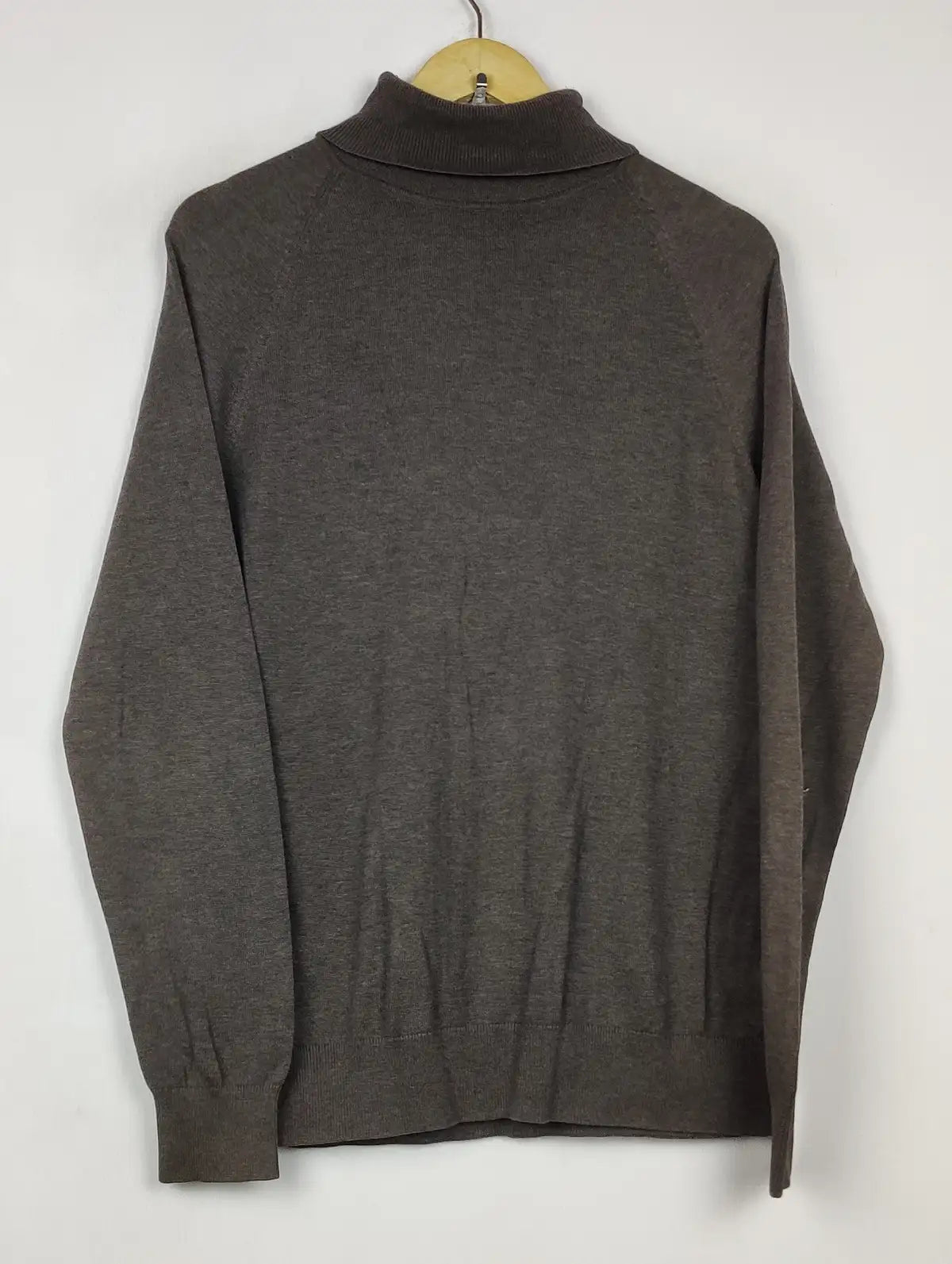 Buy online pre-used pre-loved 100% authentic & Original branded Blach (JS-9867) available in Pakistan. Top international brands avilable.