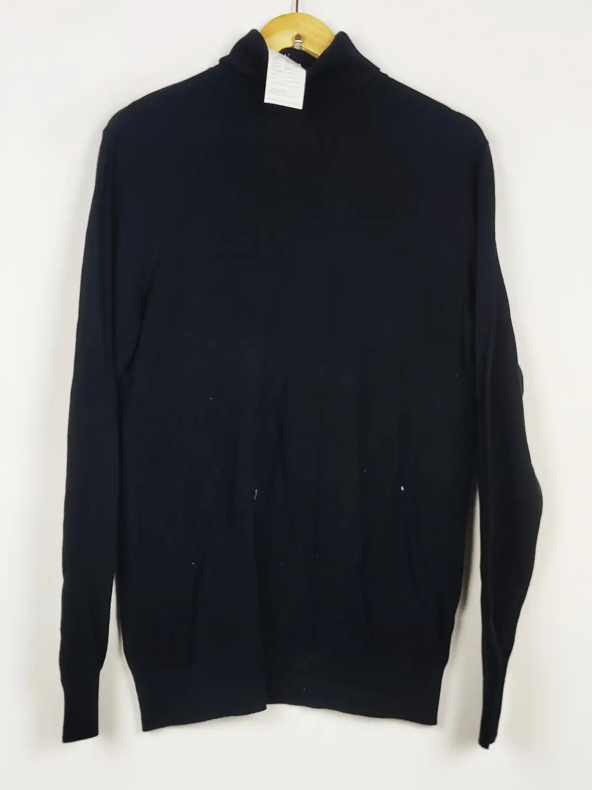 Buy online pre-used pre-loved 100% authentic & Original branded H&M (JS-9877) available in Pakistan. Top international brands avilable.