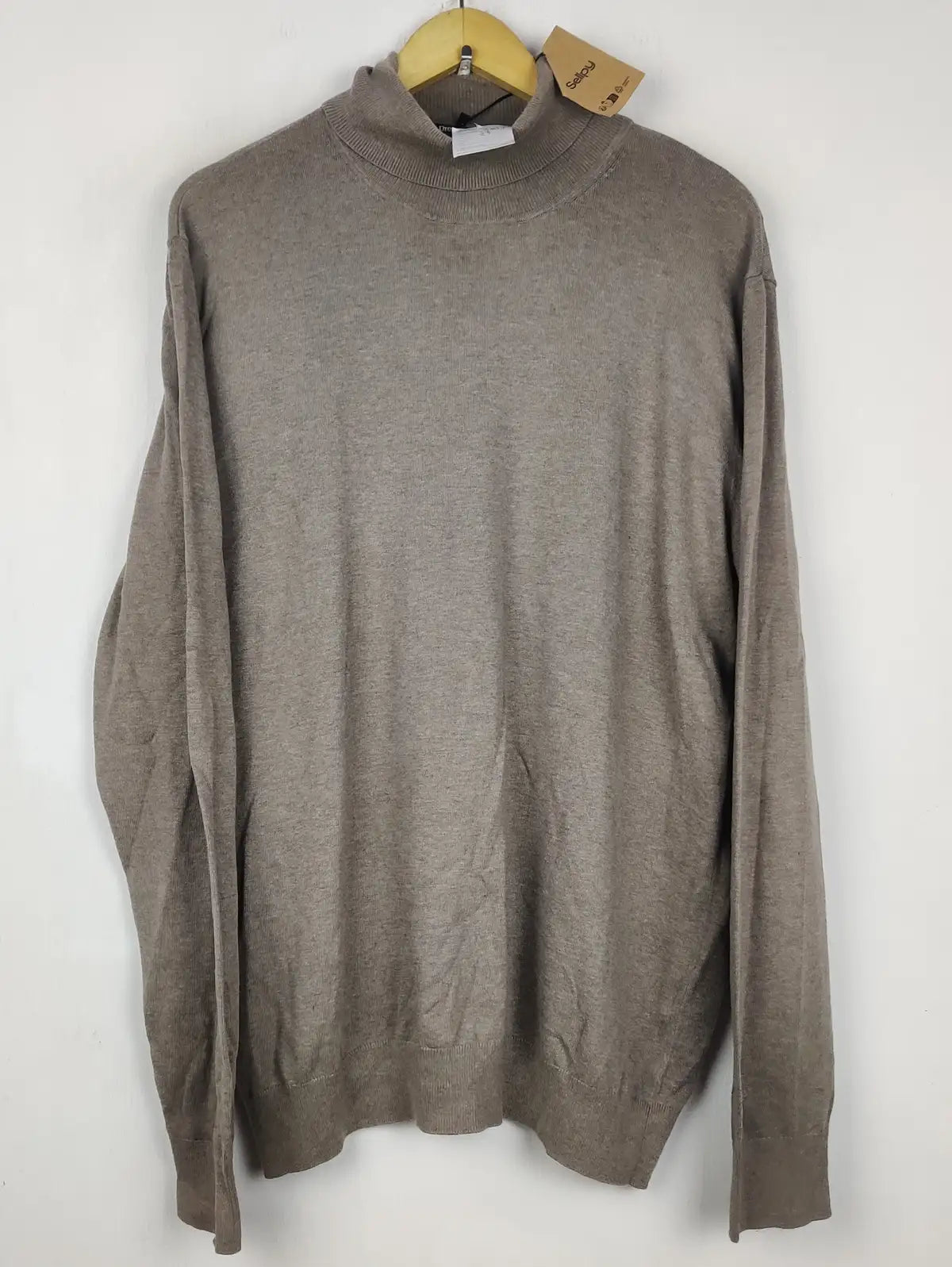 Buy online pre-used pre-loved 100% authentic & Original branded Dressmann (JS-9897) available in Pakistan. Top international brands avilable.