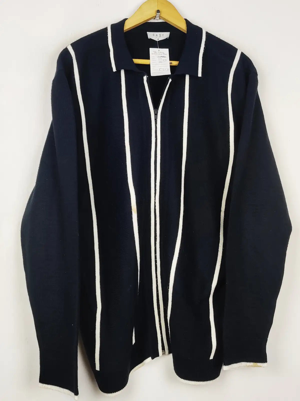 Buy online pre-used pre-loved 100% authentic & Original branded Easy (JS-9932) available in Pakistan. Top international brands avilable.