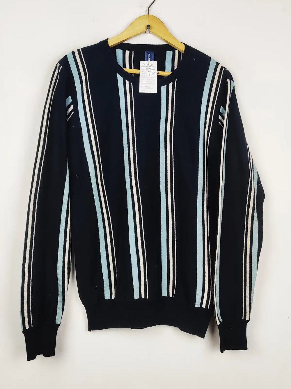 Buy online pre-used pre-loved 100% authentic & Original branded Numero Uno (JS-9933) available in Pakistan. Top international brands avilable.