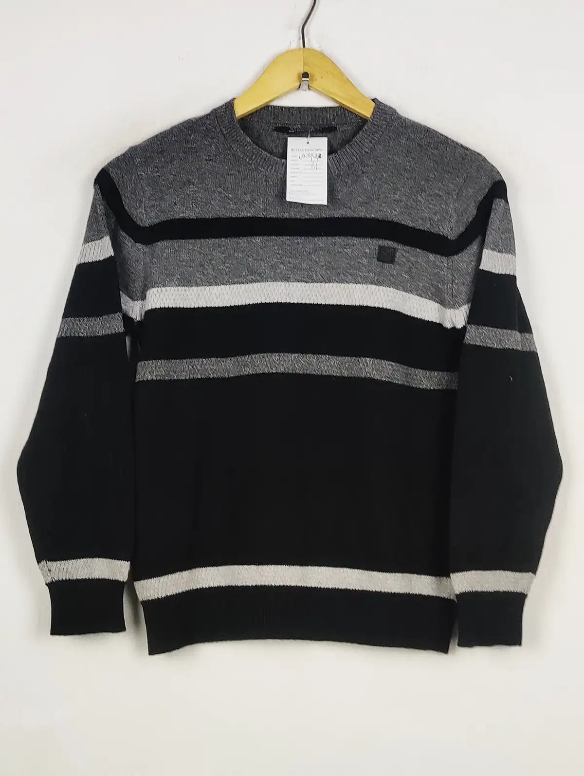 Buy online pre-used pre-loved 100% authentic & Original branded Nukutavake (JS-9938) available in Pakistan. Top international brands avilable.