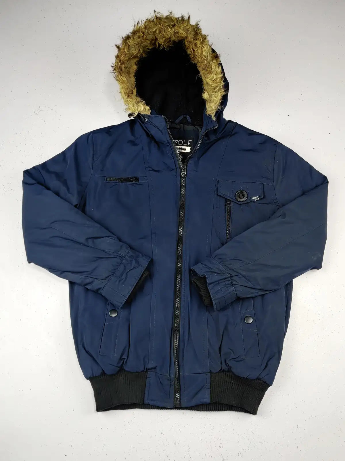 Buy online pre-used pre-loved 100% authentic & Original branded Wolf (KJB-295) available in Pakistan. Top international brands avilable.