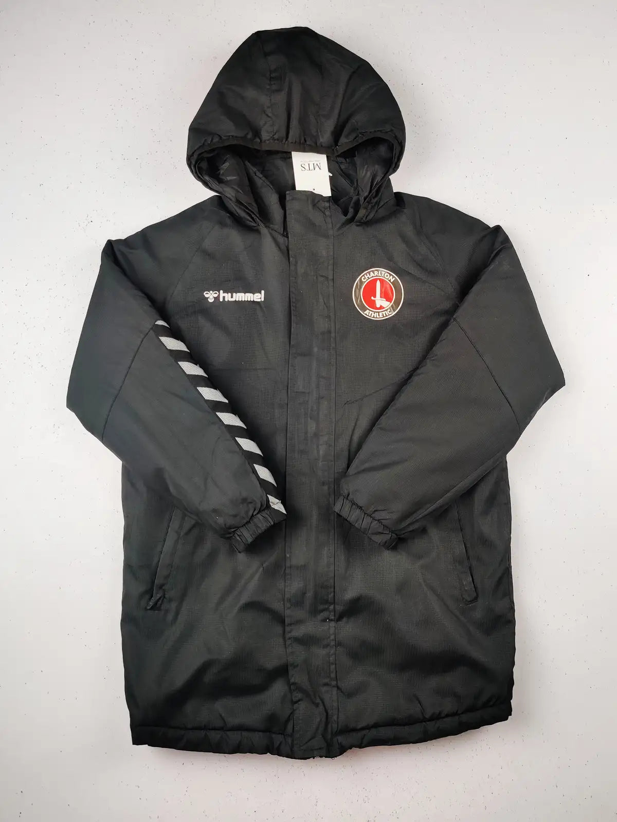 Buy online pre-used pre-loved 100% authentic & Original branded Hummel (KJB-372) available in Pakistan. Top international brands avilable.