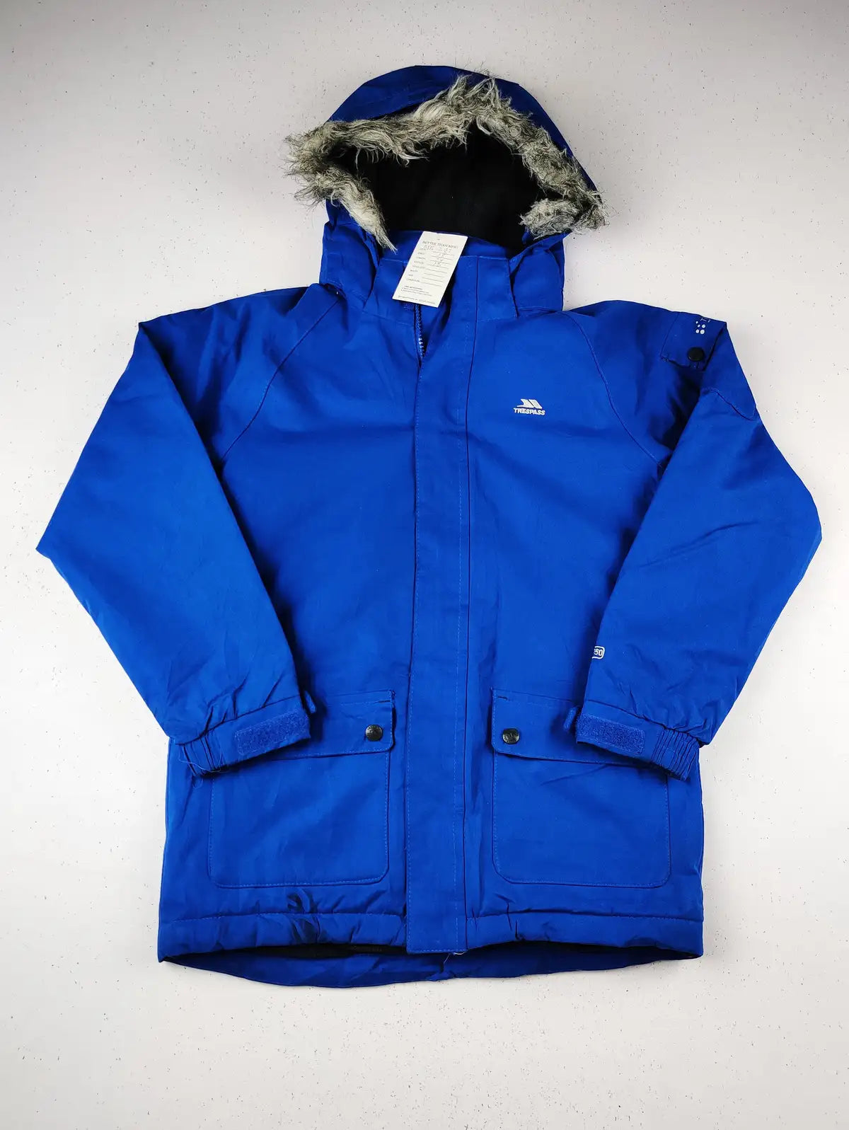 Buy online pre-used pre-loved 100% authentic & Original branded Trespass (KJB-387) available in Pakistan. Top international brands avilable.