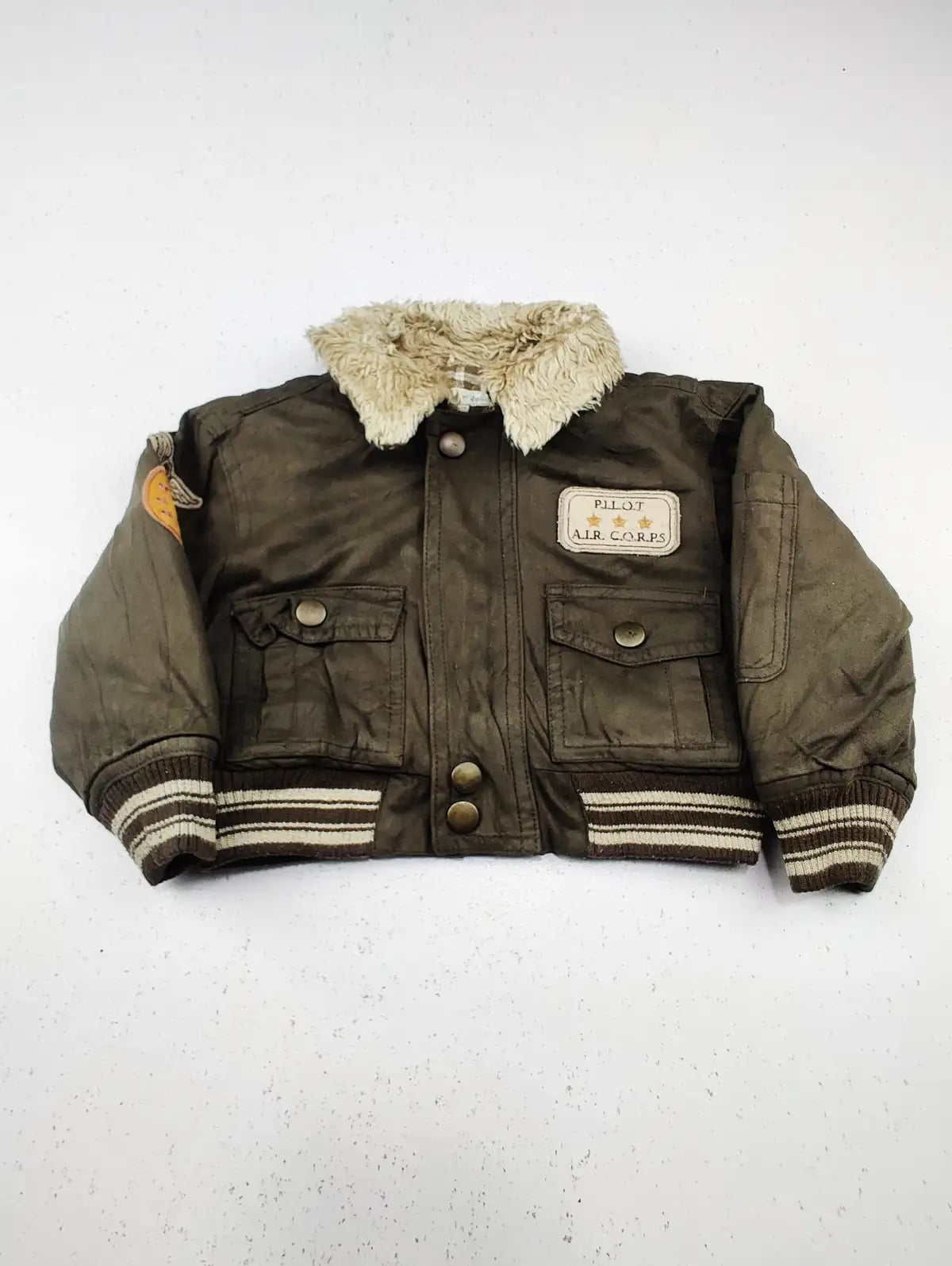 Buy online pre-used pre-loved 100% authentic & Original branded Molly & Jack (KJB-423) available in Pakistan. Top international brands avilable.