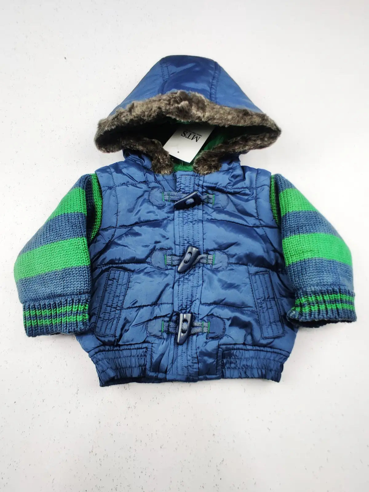 Buy online pre-used pre-loved 100% authentic & Original branded Marks & Spencer (KJB-424) available in Pakistan. Top international brands avilable.