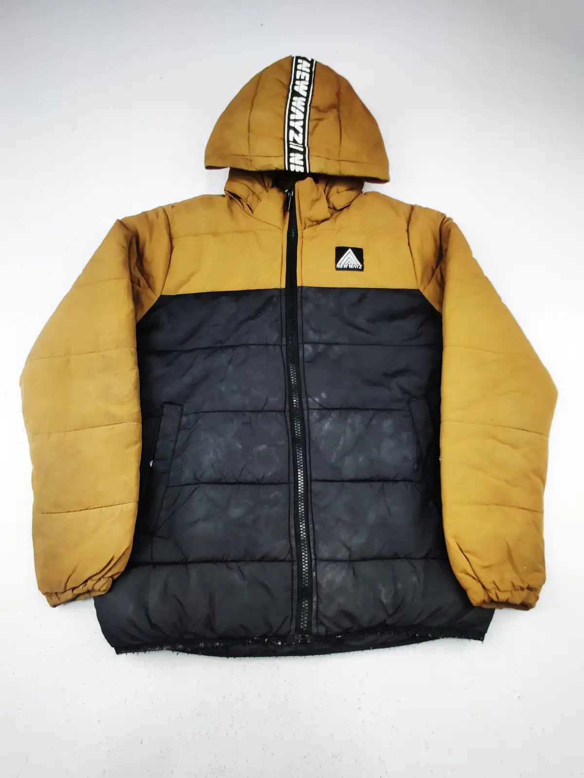 Buy online pre-used pre-loved 100% authentic & Original branded H&M (KJB-435) available in Pakistan. Top international brands avilable.