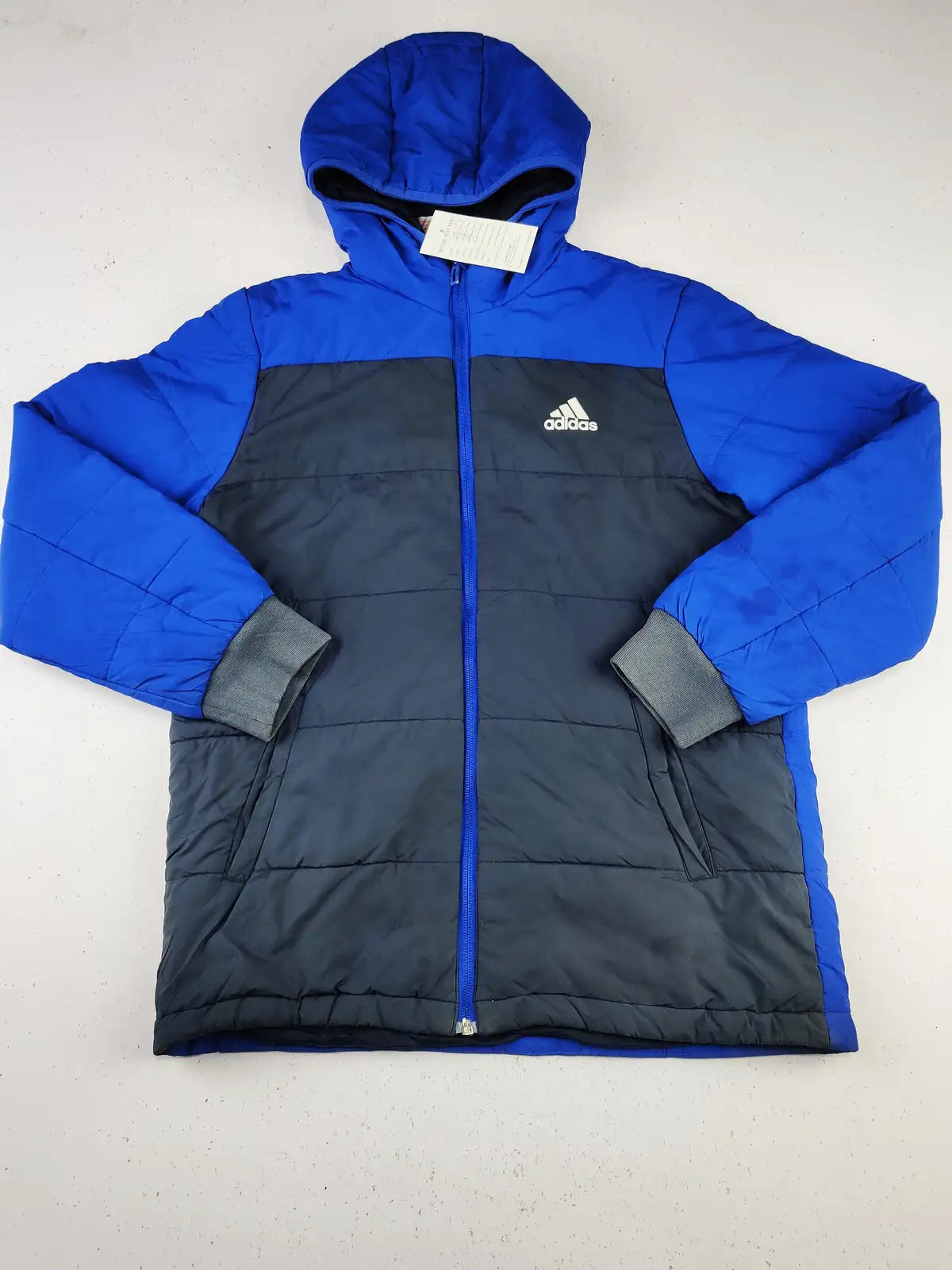 Buy online pre-used pre-loved 100% authentic & Original branded Adidas (KJB-553) available in Pakistan. Top international brands avilable.