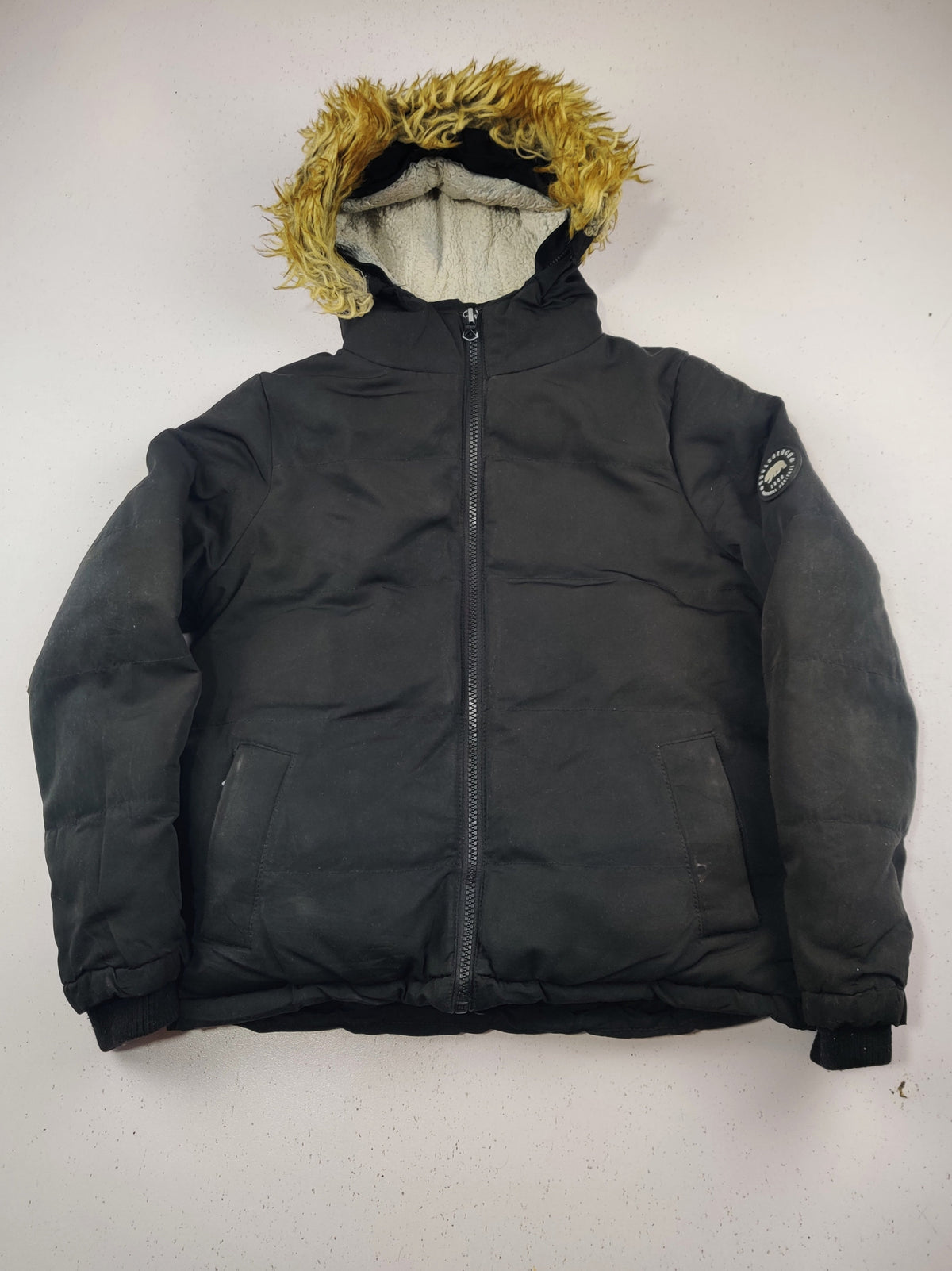 Buy online pre-used pre-loved 100% authentic & Original branded Soulcal & Co (KJB-7535) available in Pakistan. Top international brands avilable.
