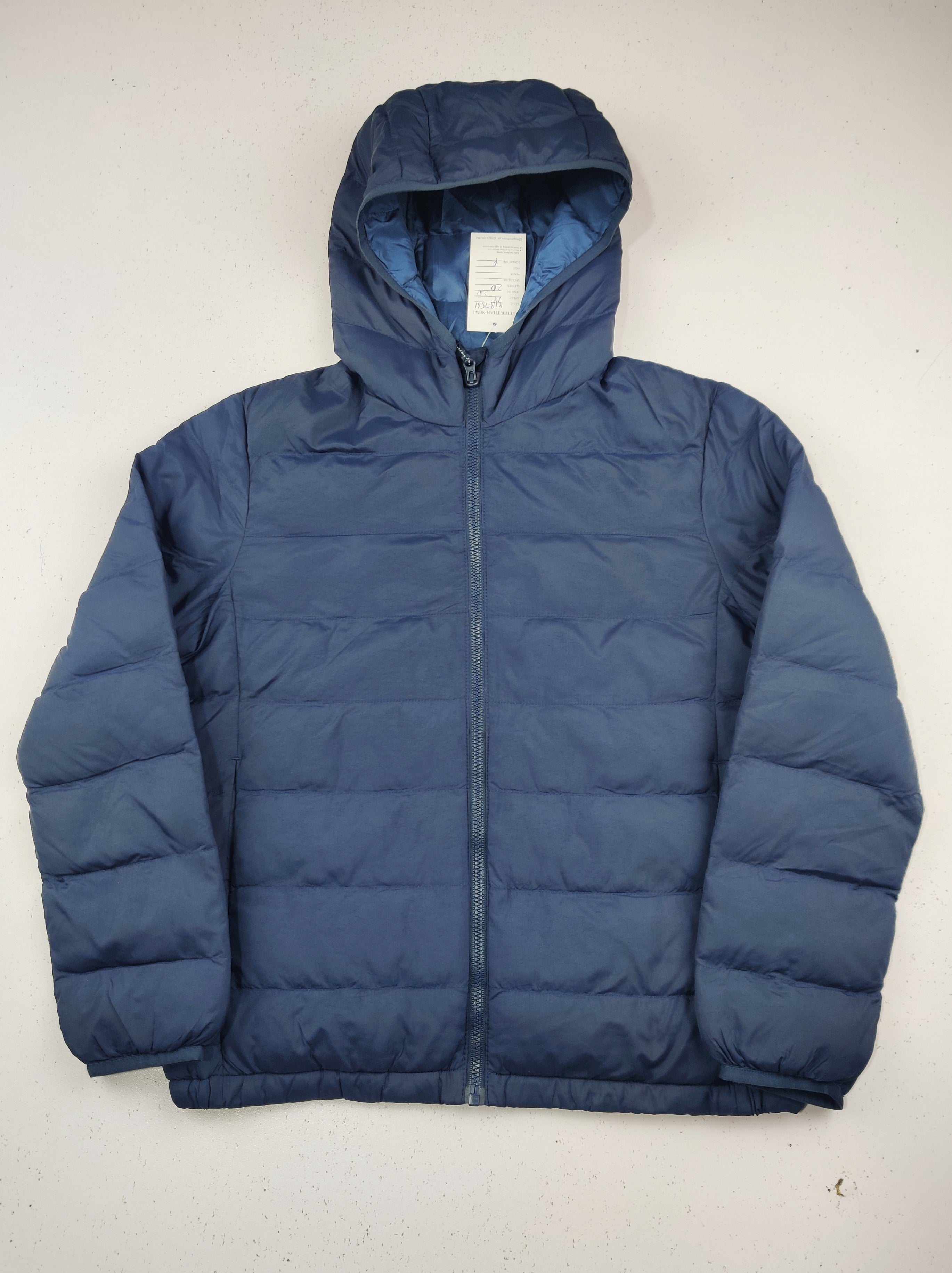 Buy online pre-used pre-loved 100% authentic & Original branded Uniqlo (KJB-7561) available in Pakistan. Top international brands avilable.