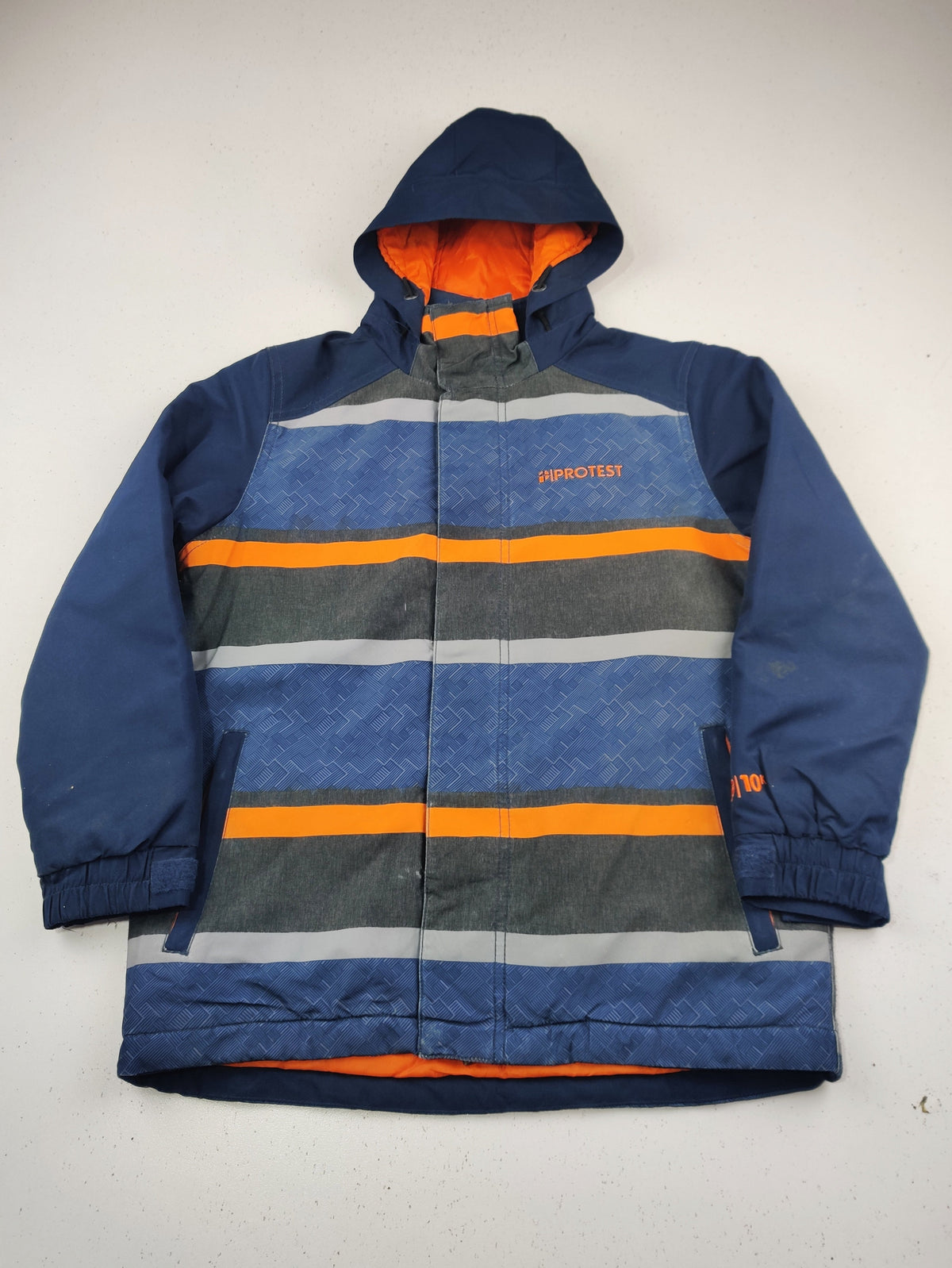 Buy online pre-used pre-loved 100% authentic & Original branded Protest (KJB-7563) available in Pakistan. Top international brands avilable.