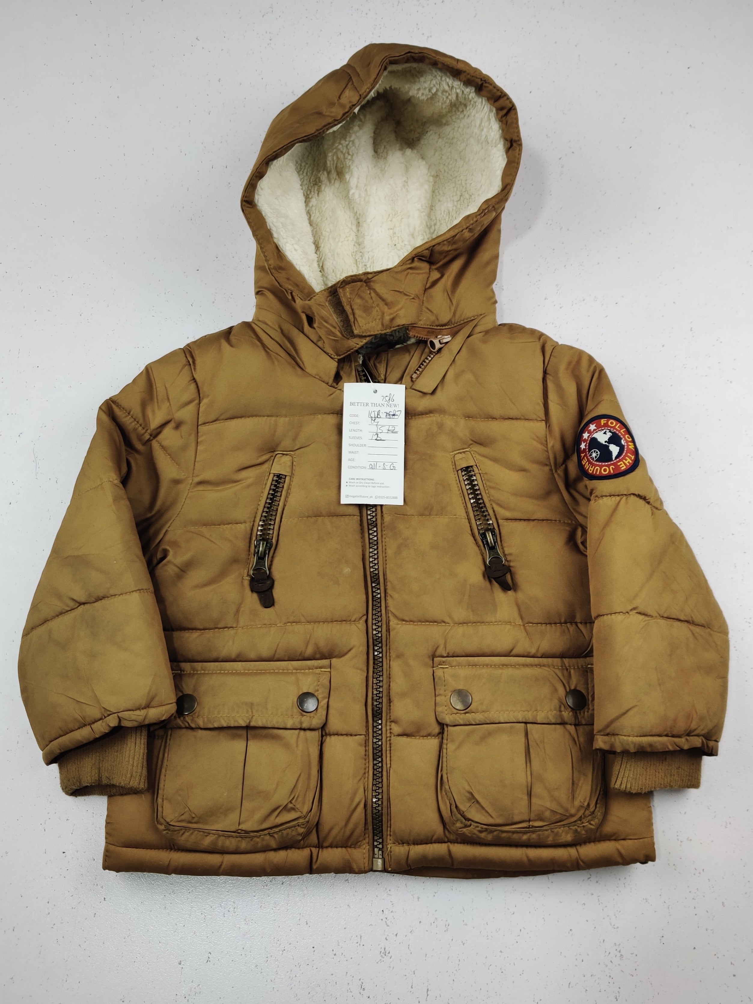 Buy online pre-used pre-loved 100% authentic & Original branded F&F (KJB-7586) available in Pakistan. Top international brands avilable.