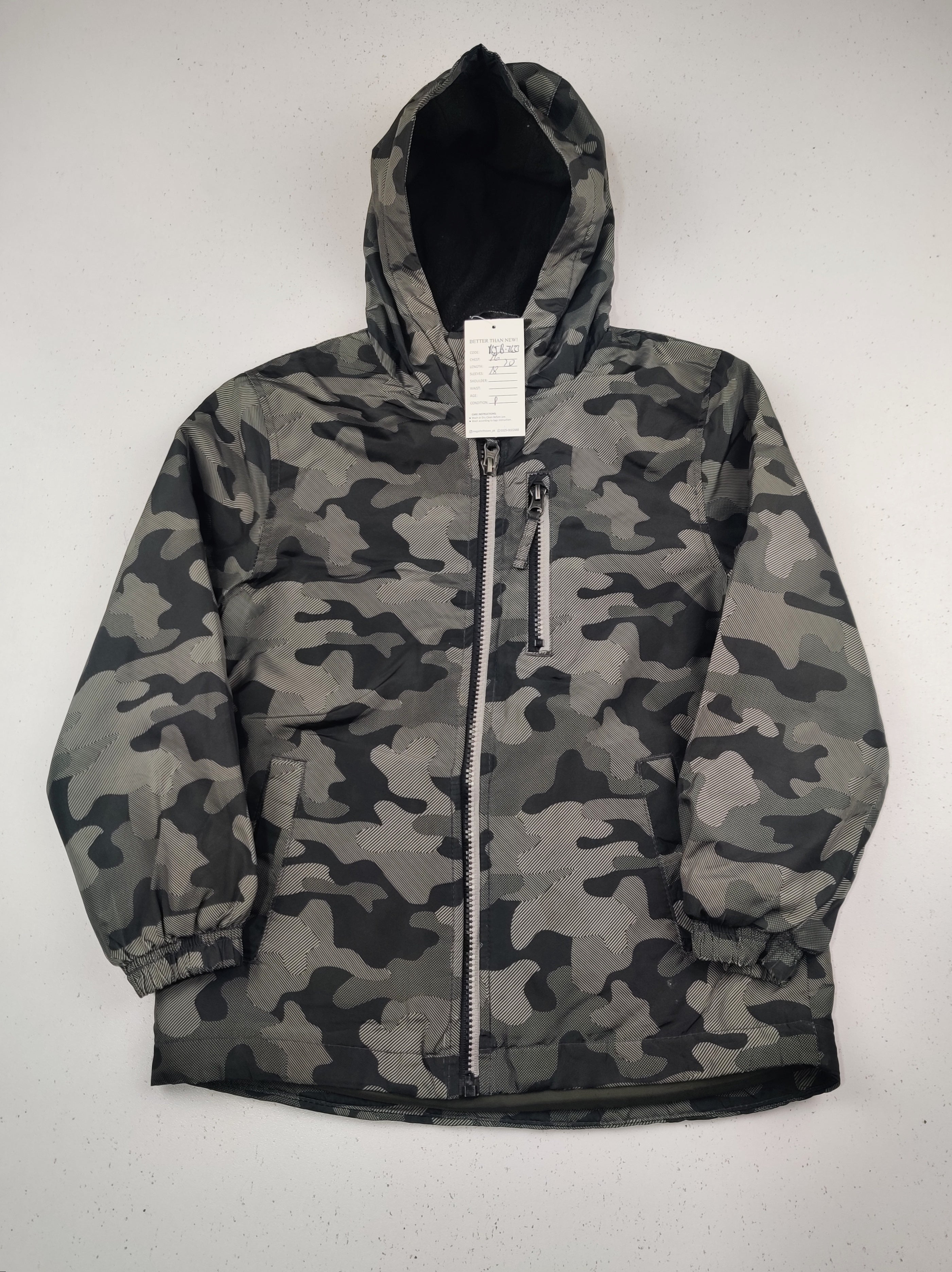 Buy online pre-used pre-loved 100% authentic & Original branded Unknown Brand (KJB-7633) available in Pakistan. Top international brands avilable.