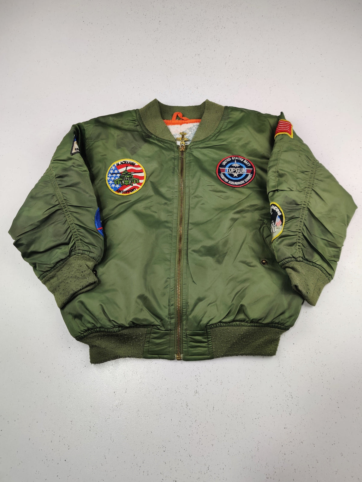 Buy online pre-used pre-loved 100% authentic & Original branded Unknown Brand (KJB-7635) available in Pakistan. Top international brands avilable.
