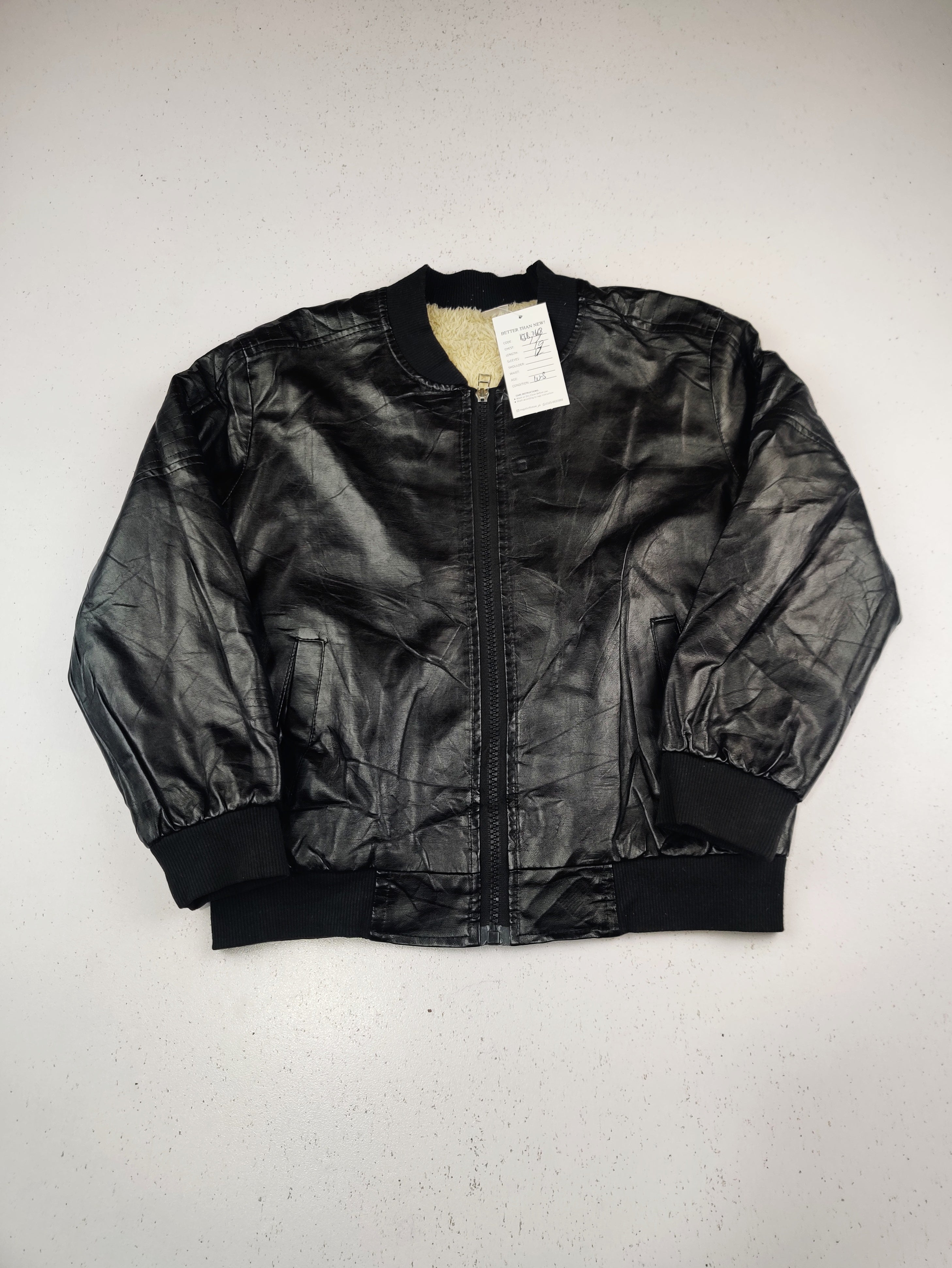 Buy online pre-used pre-loved 100% authentic & Original branded Unknown Brand (KJB-7668) available in Pakistan. Top international brands avilable.