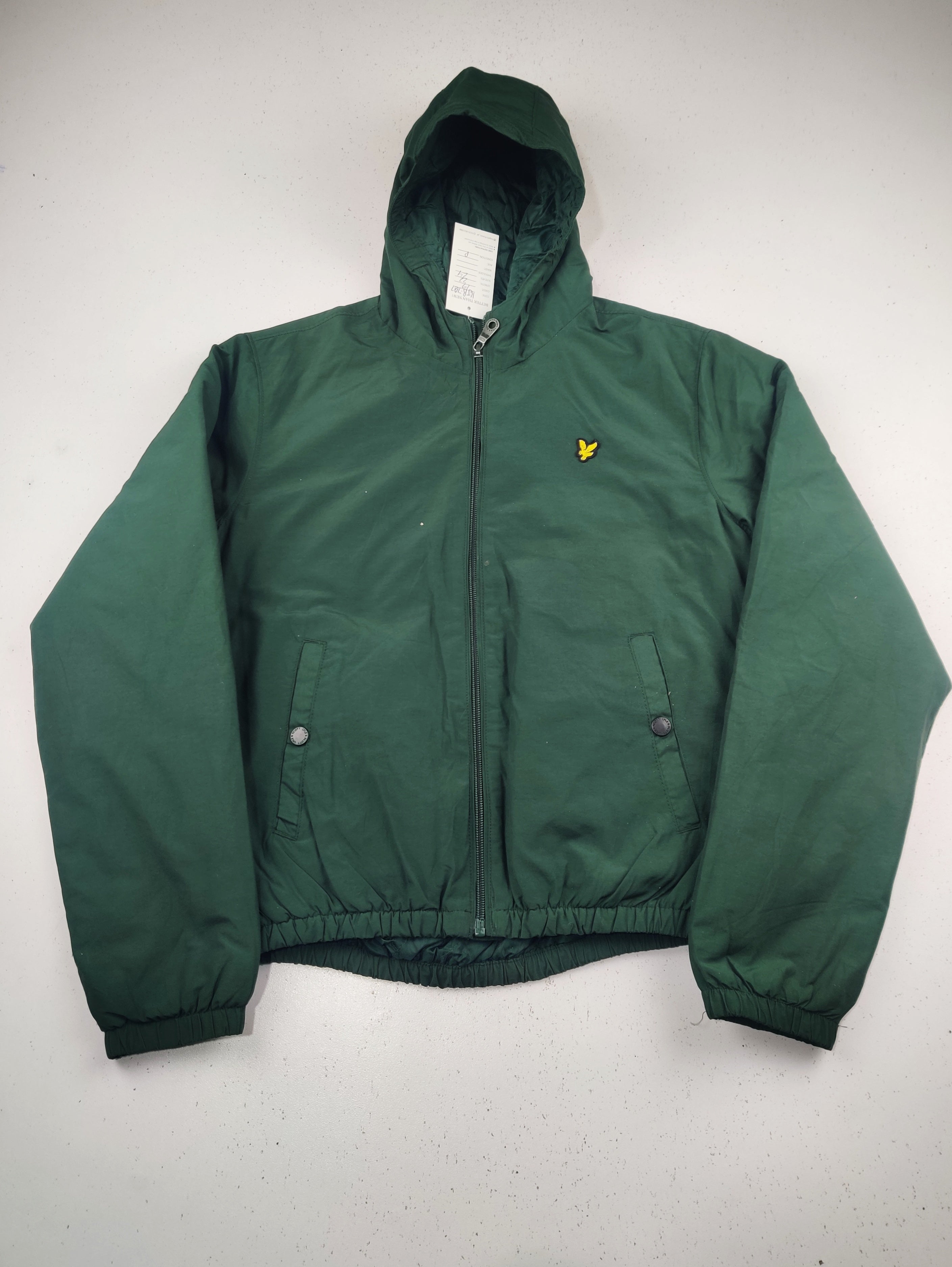 Buy online pre-used pre-loved 100% authentic & Original branded Lyle & Scott (KJB-7687) available in Pakistan. Top international brands avilable.