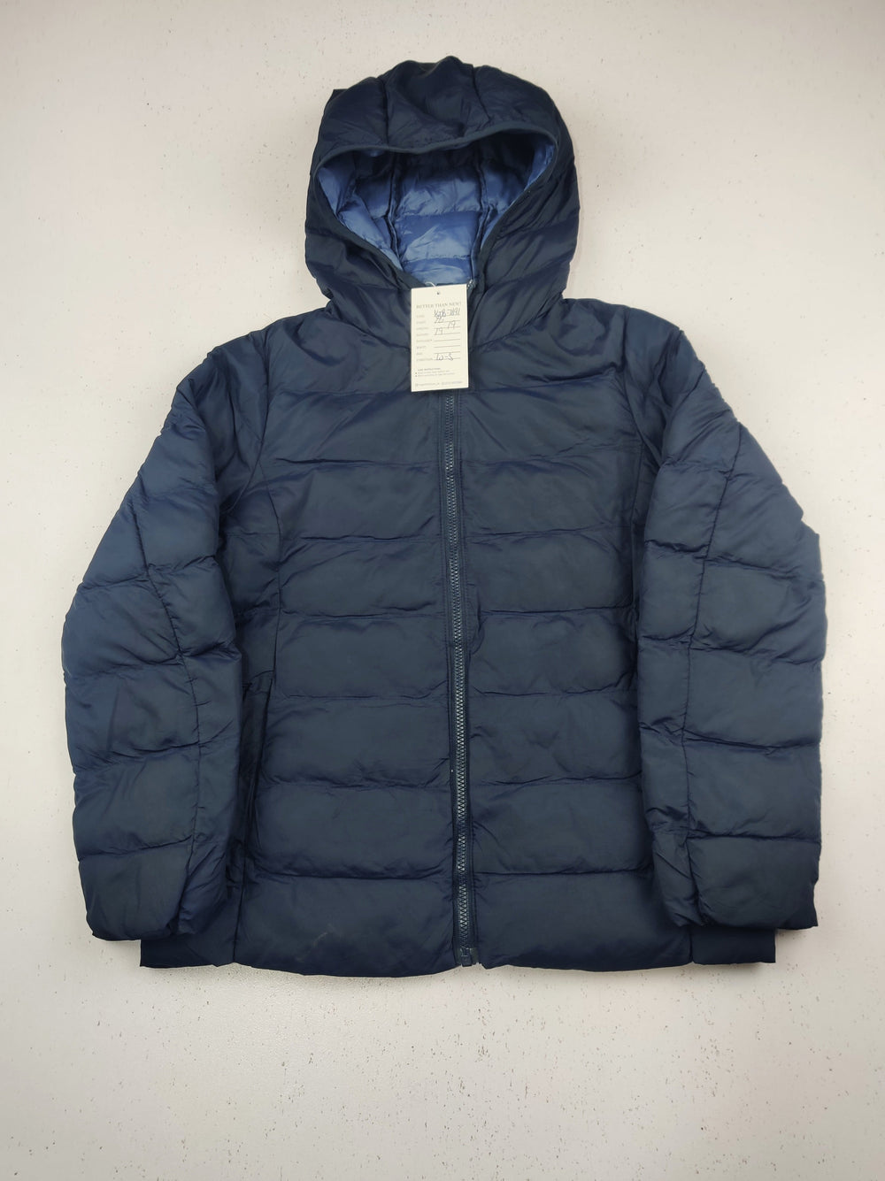 Buy online pre-used pre-loved 100% authentic & Original branded Uniqlo (KJB-7691) available in Pakistan. Top international brands avilable.