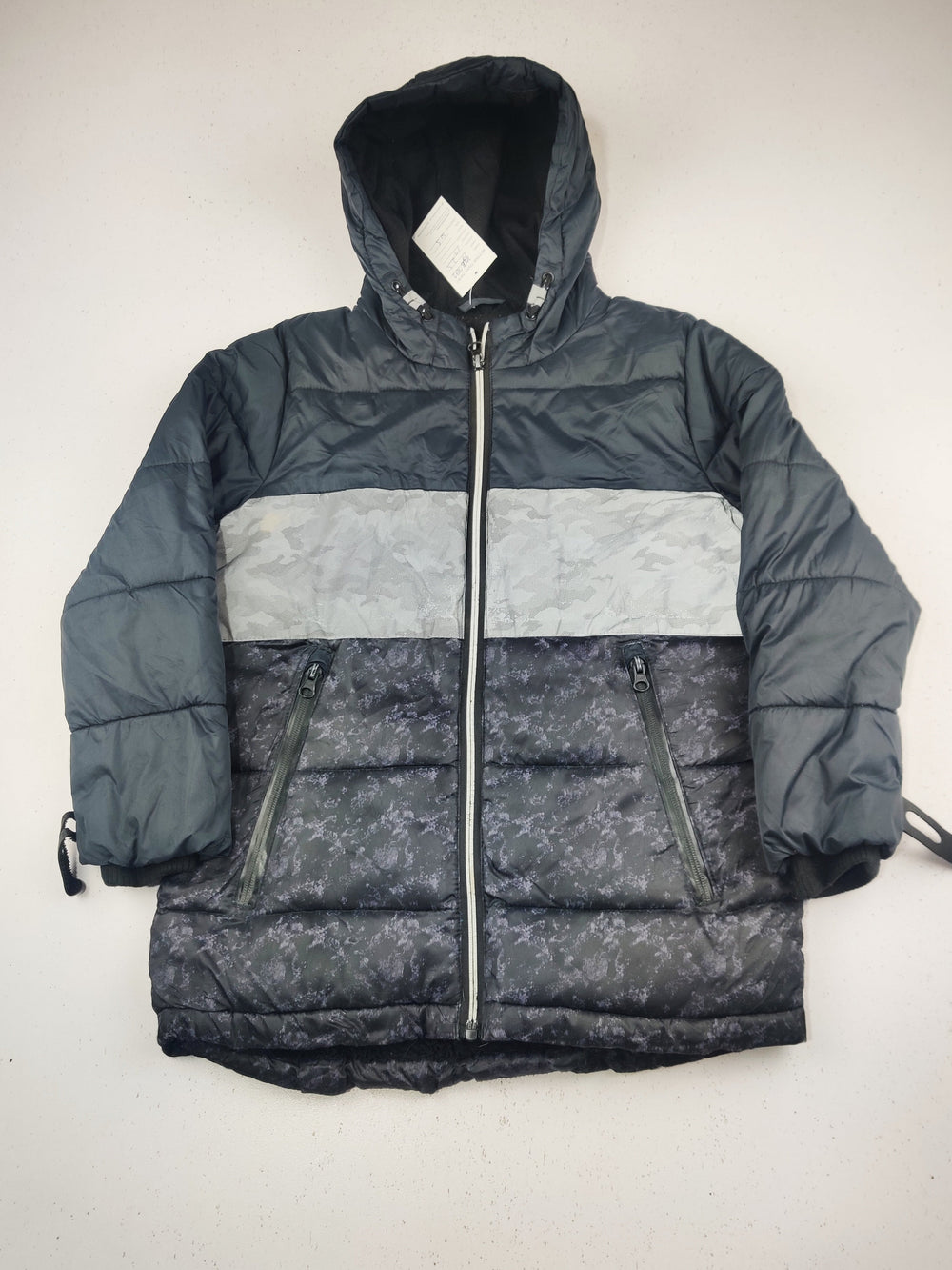 Buy online pre-used pre-loved 100% authentic & Original branded Tu (KJB-7692) available in Pakistan. Top international brands avilable.