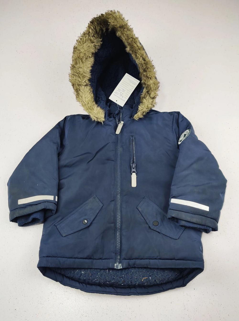 Buy online pre-used pre-loved 100% authentic & Original branded Unknown Brand (KJB-7720) available in Pakistan. Top international brands avilable.