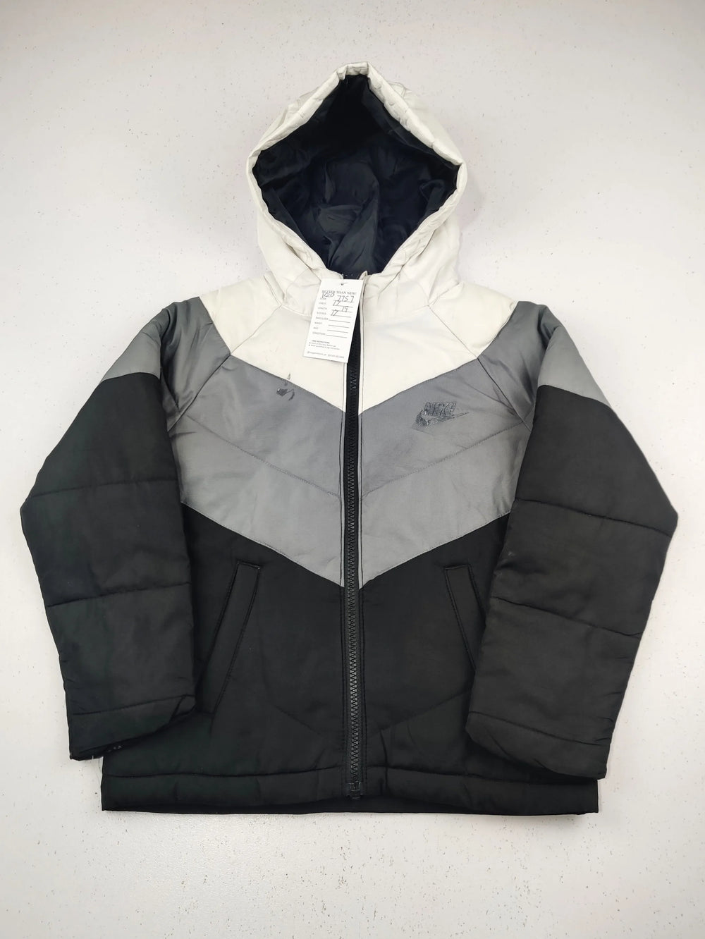 Buy online pre-used pre-loved 100% authentic & Original branded Unknown Brand (KJB-7757) available in Pakistan. Top international brands avilable.