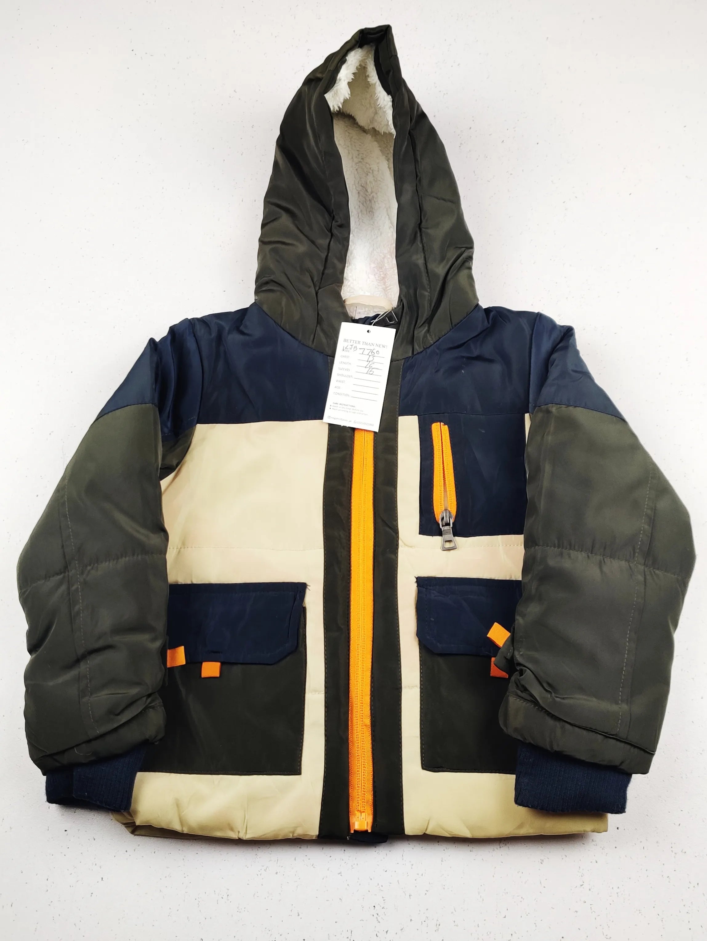 Buy online pre-used pre-loved 100% authentic & Original branded Boys Juniors (KJB-7760) available in Pakistan. Top international brands avilable.