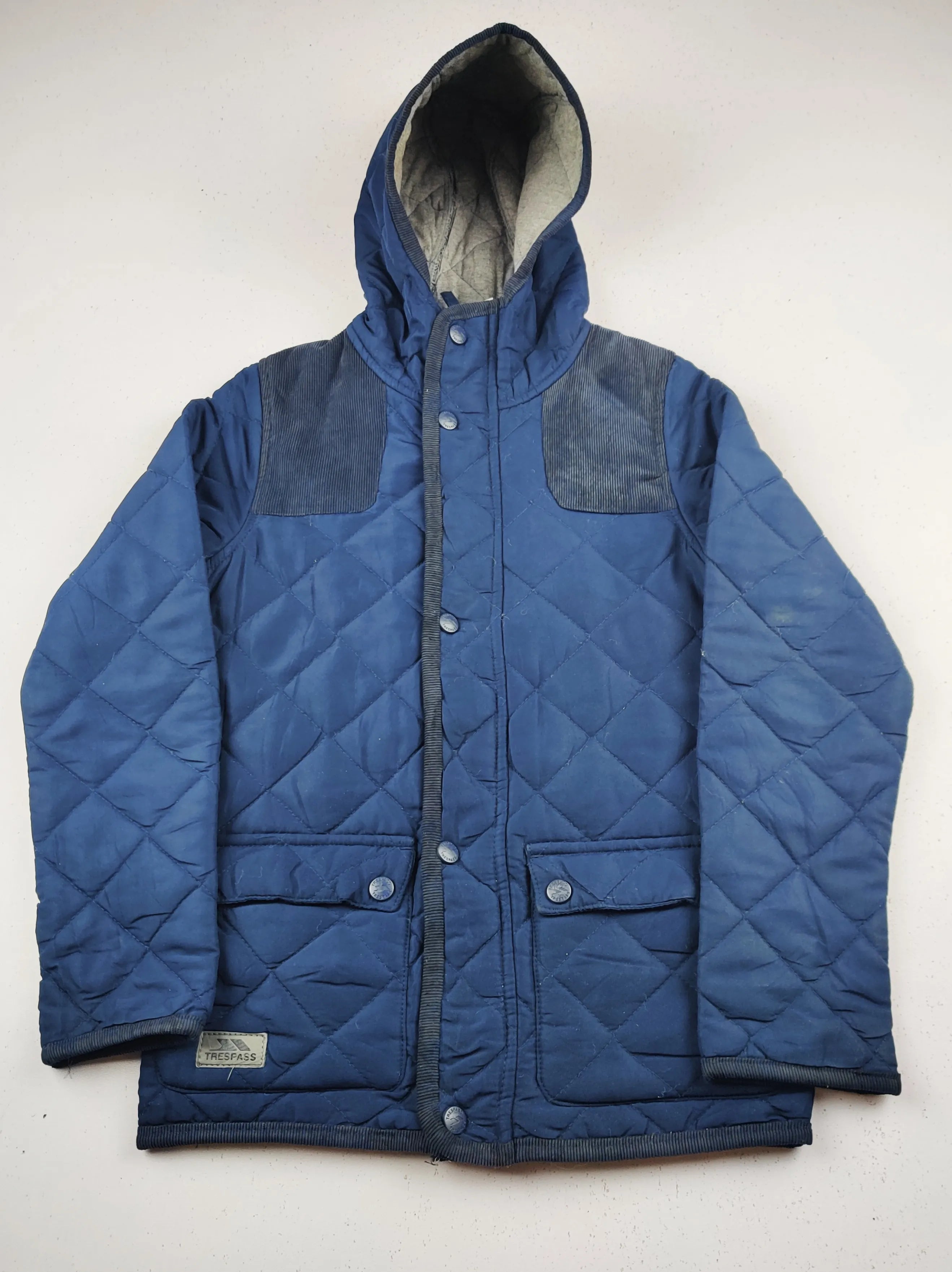 Buy online pre-used pre-loved 100% authentic & Original branded Trespass (KJB-7796) available in Pakistan. Top international brands avilable.