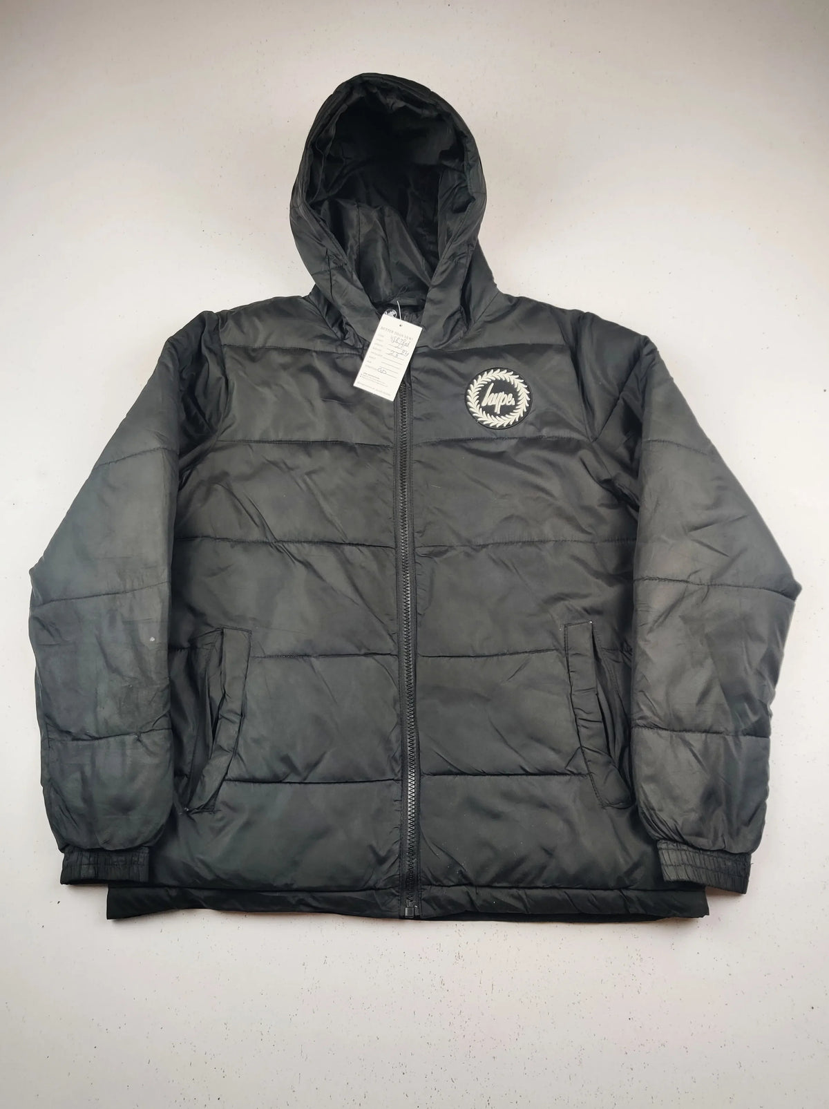 Buy online pre-used pre-loved 100% authentic & Original branded Hype (KJB-7806) available in Pakistan. Top international brands avilable.