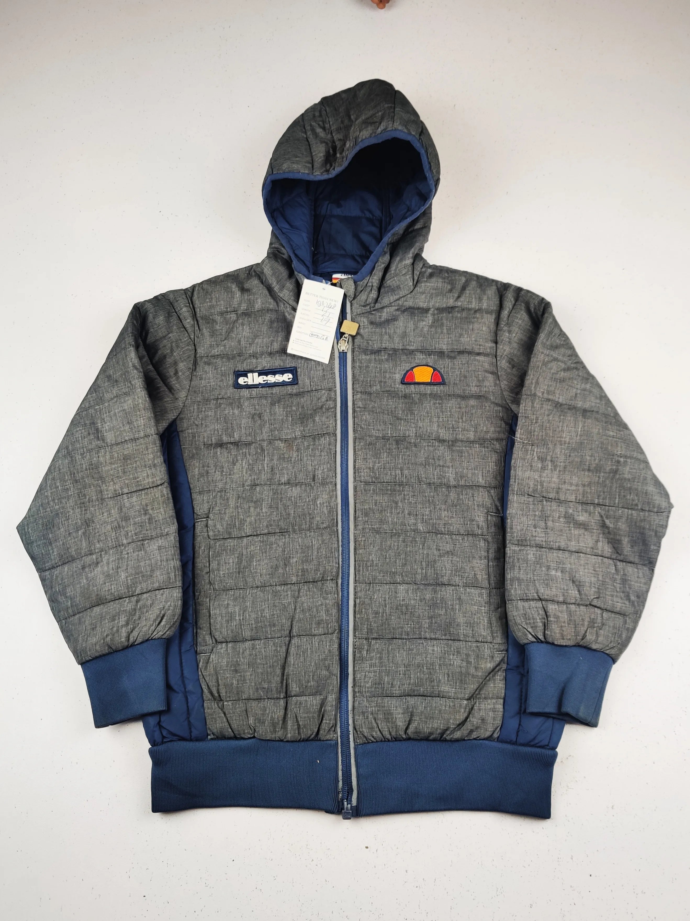 Buy online pre-used pre-loved 100% authentic & Original branded Ellesse (KJB-7808) available in Pakistan. Top international brands avilable.