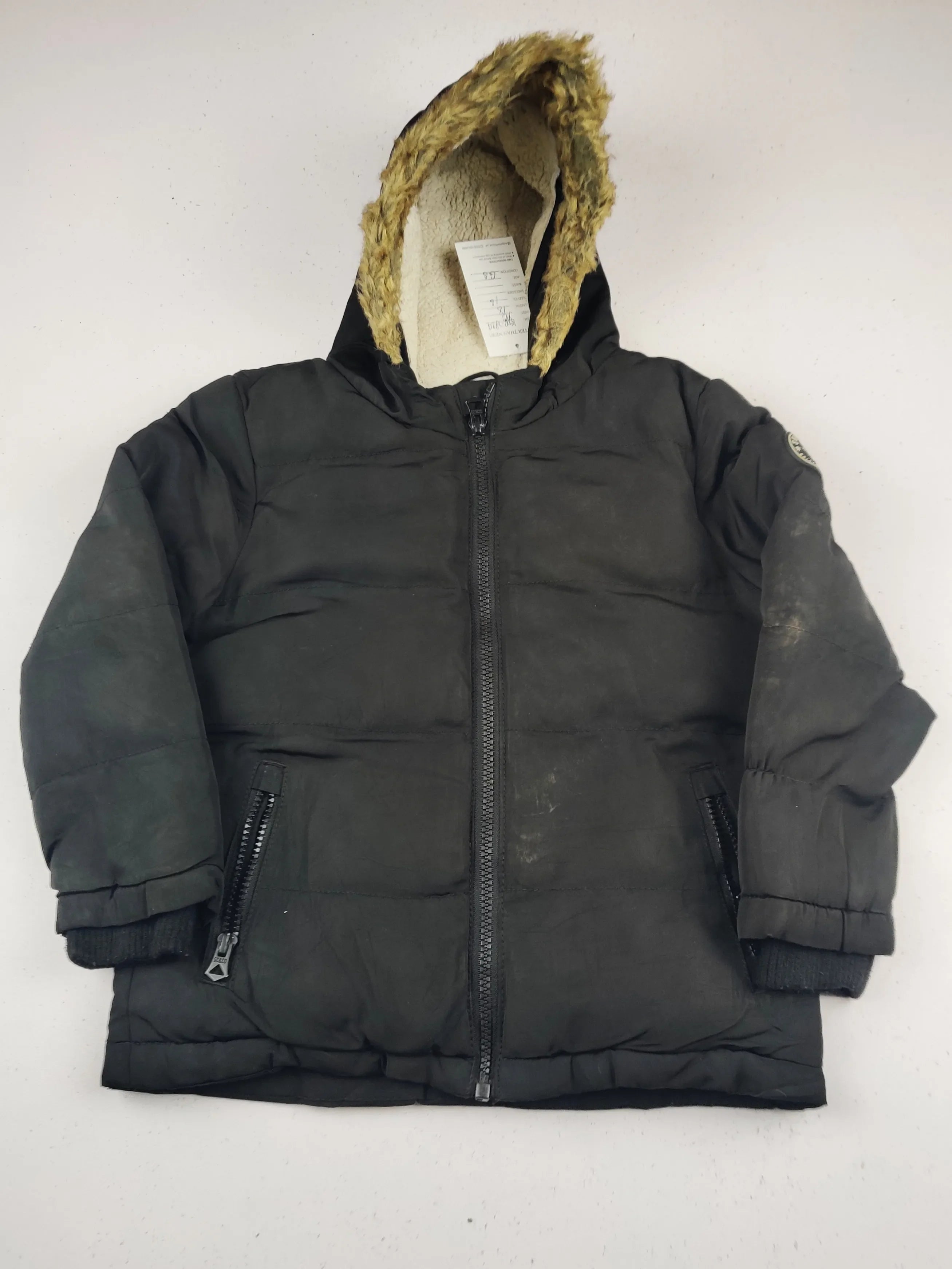 Buy online pre-used pre-loved 100% authentic & Original branded Soulcal & Co (KJB-7829) available in Pakistan. Top international brands avilable.