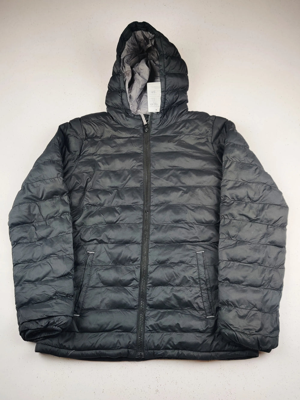 Buy online pre-used pre-loved 100% authentic & Original branded Mountain Warehouse (KJB-7834) available in Pakistan. Top international brands avilable.